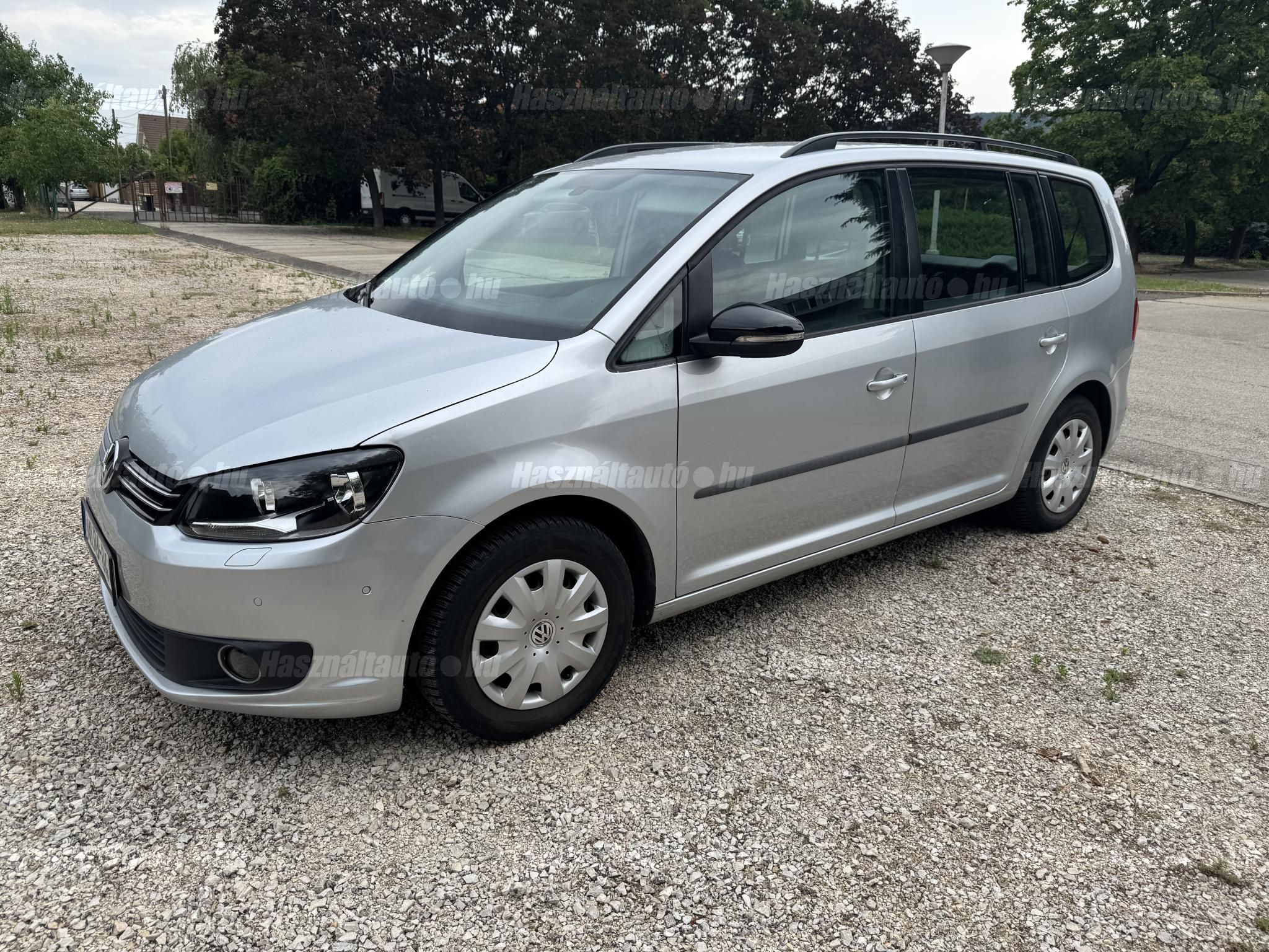 VOLKSWAGEN TOURAN 2011 - 1