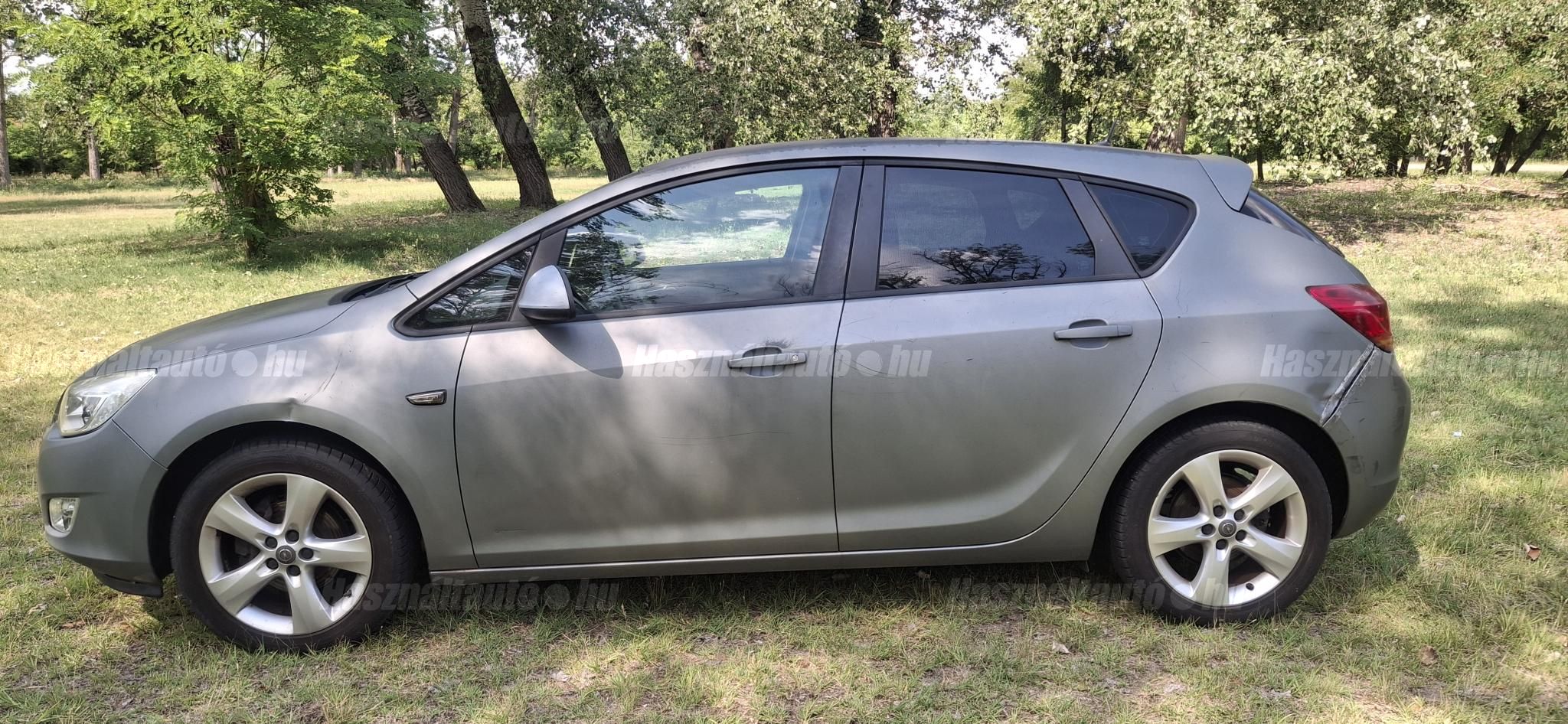 OPEL ASTRA J 2010/7 - 1