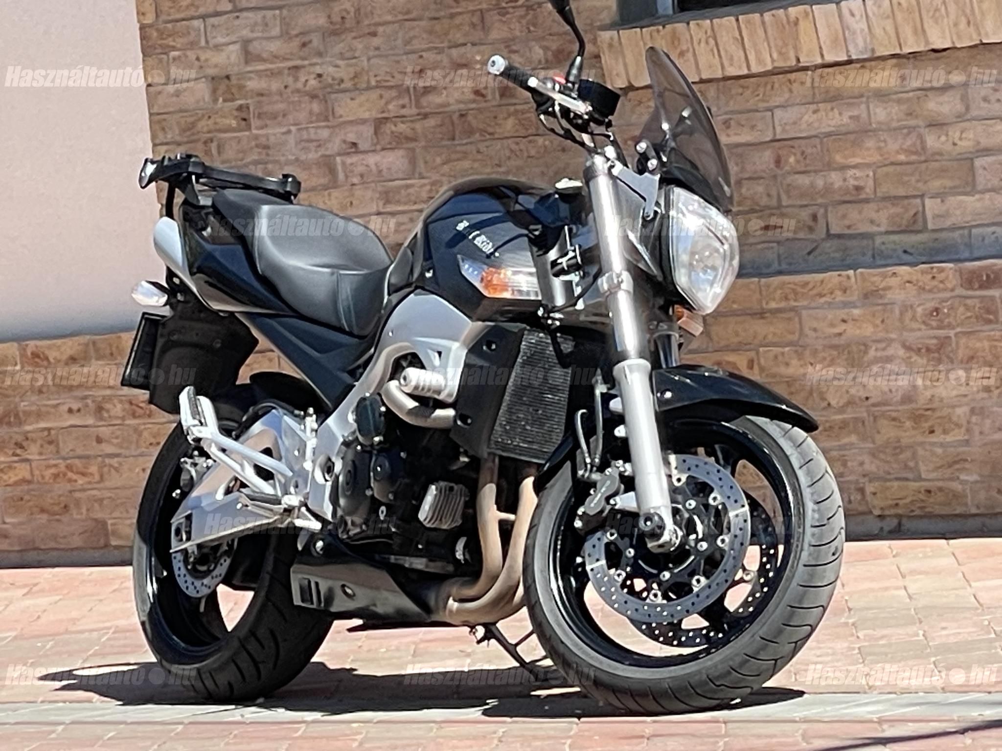 SUZUKI GSR 600 2007 - 1
