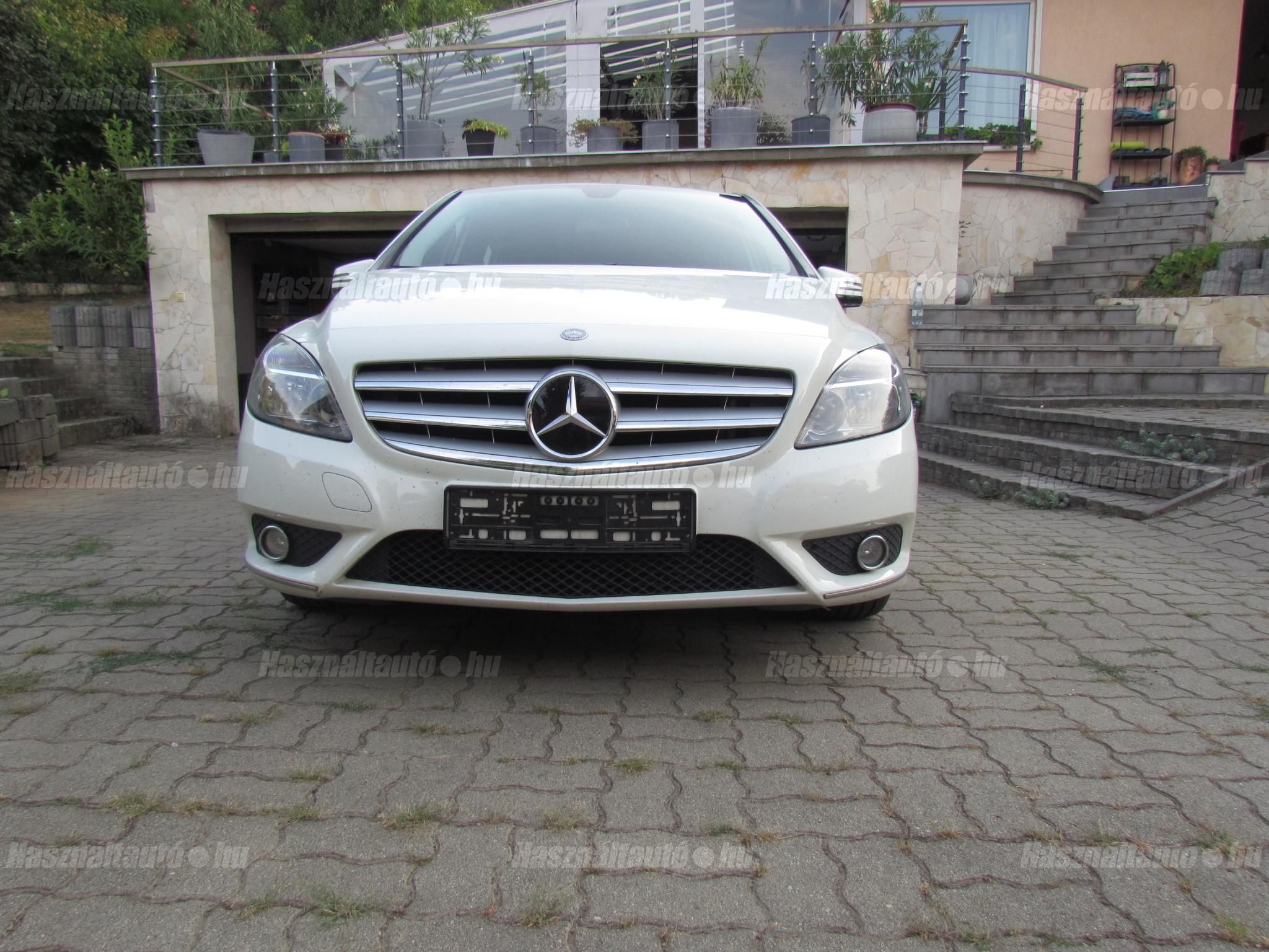 MERCEDES-BENZ B 180 2013/5 - 1
