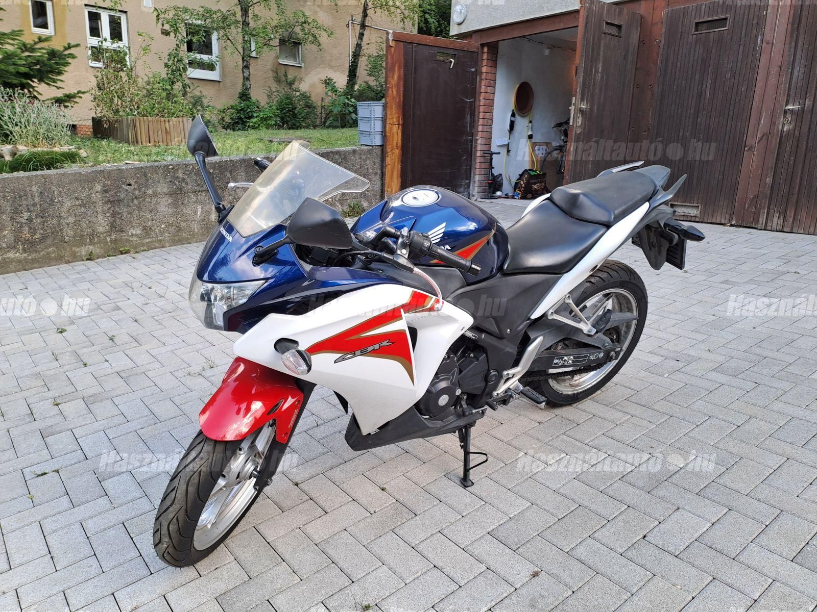 HONDA CBR 250R 2011/6 - 1