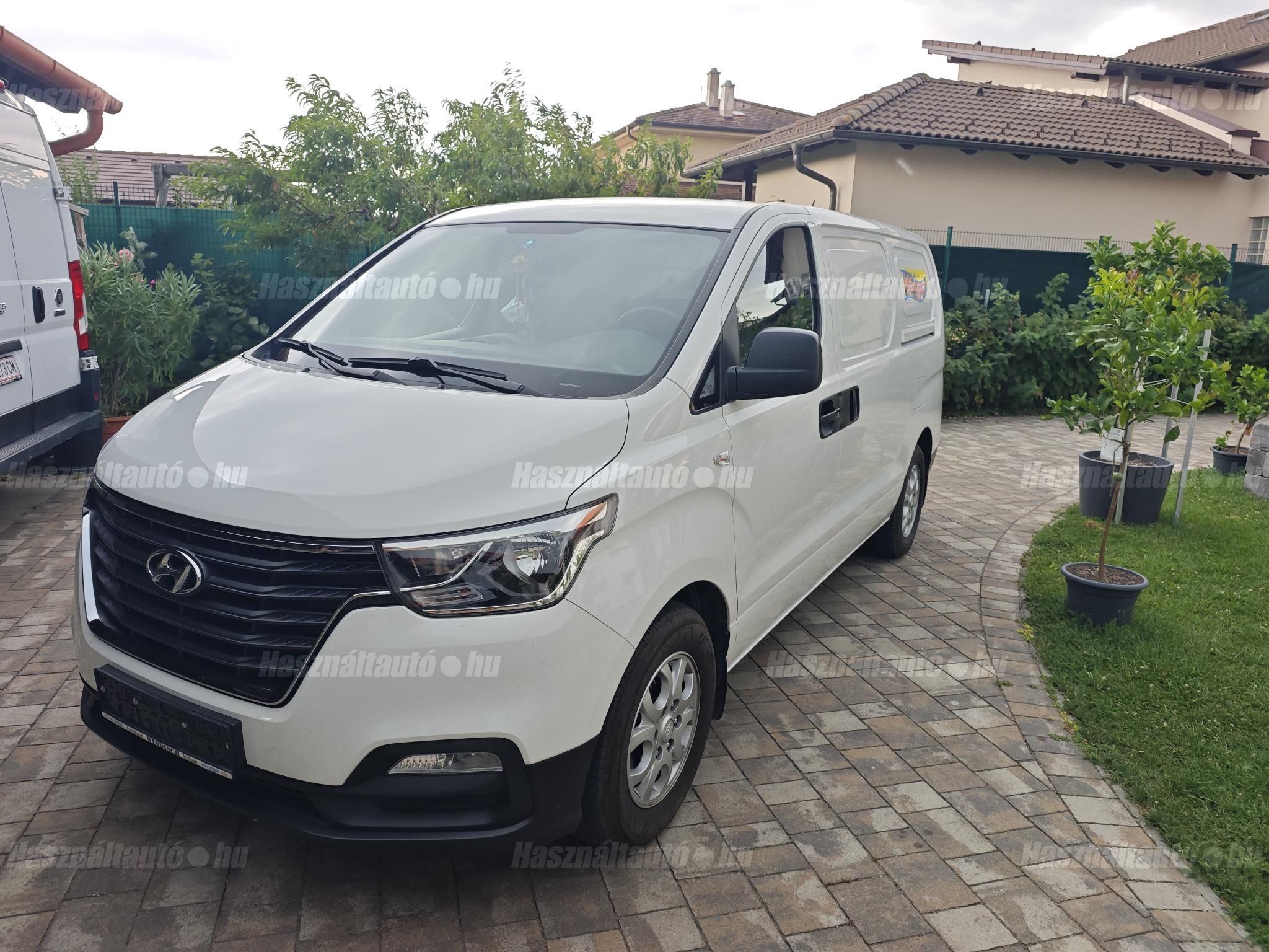 HYUNDAI H-1 2019/1 - 1