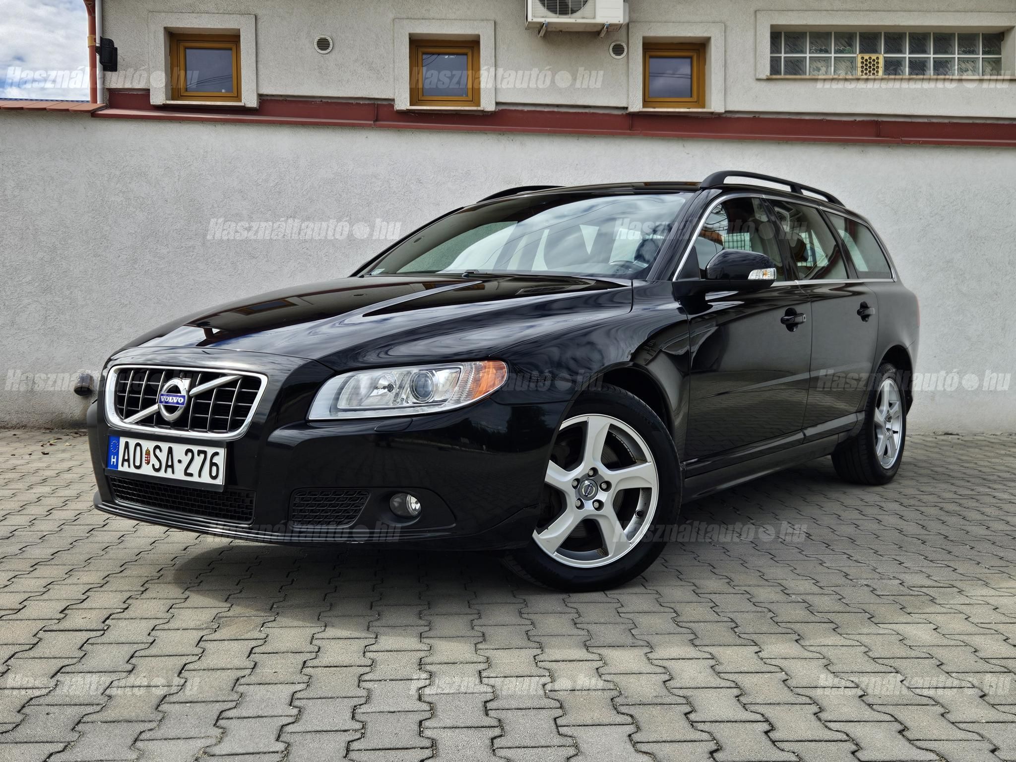 VOLVO V70 2011/6 - 1