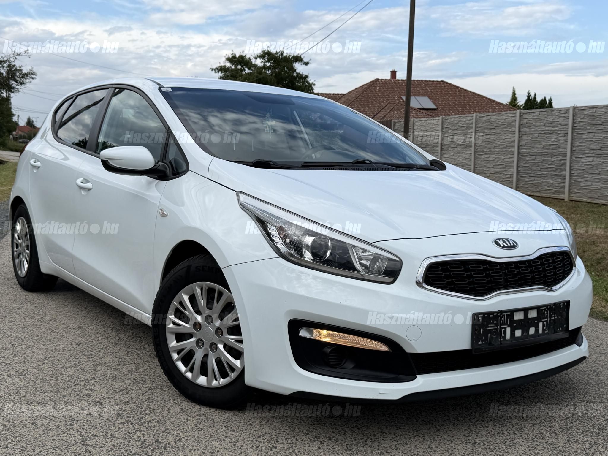 KIA CEE'D 2016/10 - 1