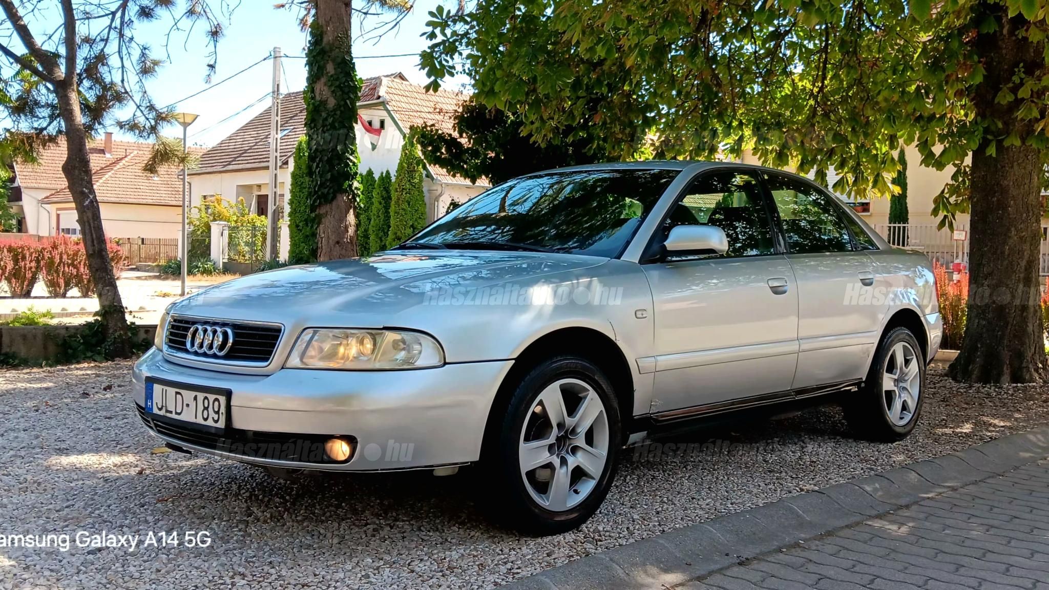 AUDI A4 2001/12 - 1