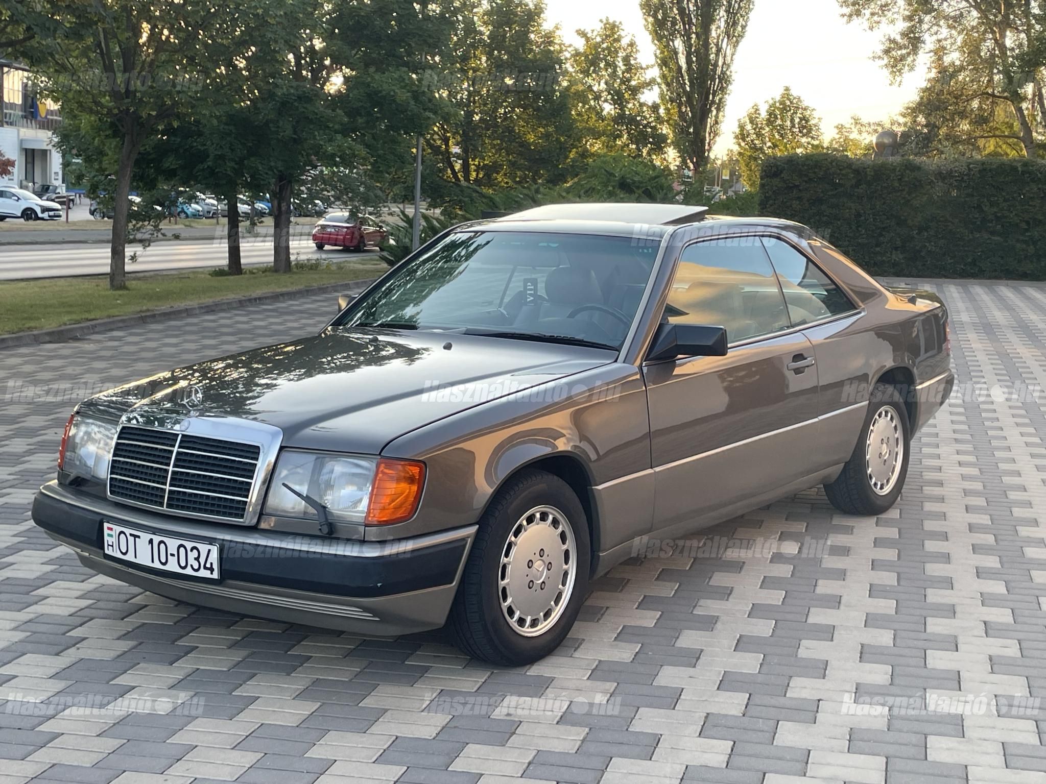 MERCEDES-BENZ 230 1989/4 - 1