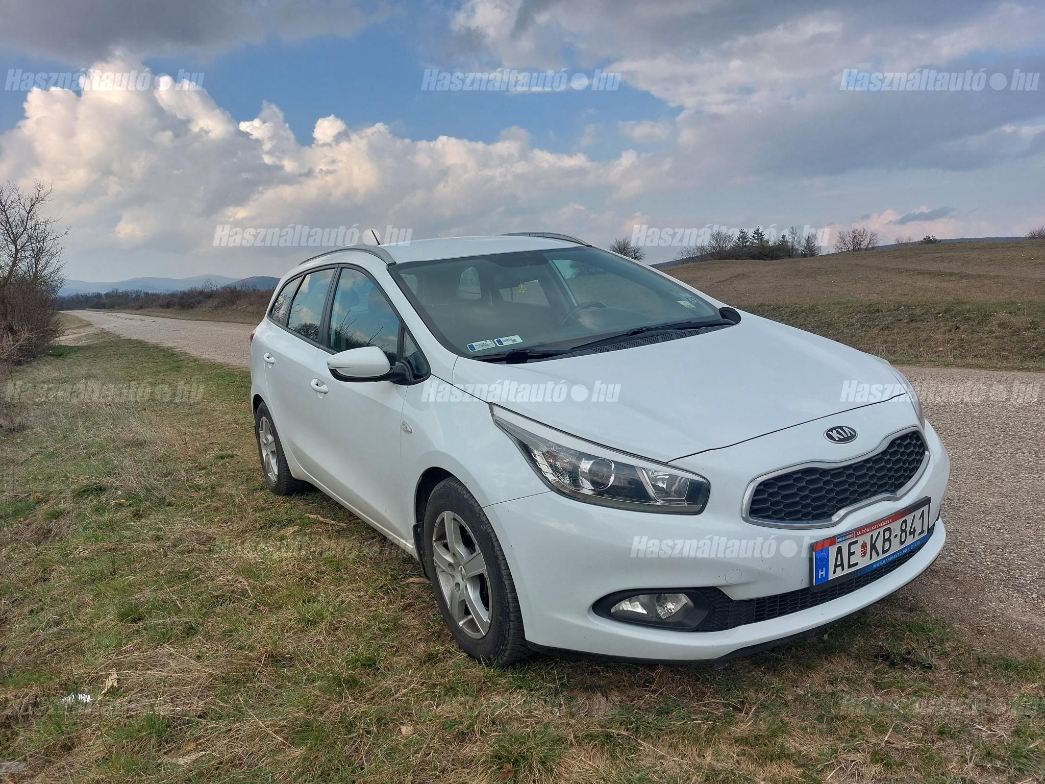 KIA CEE'D 2013/7 - 1