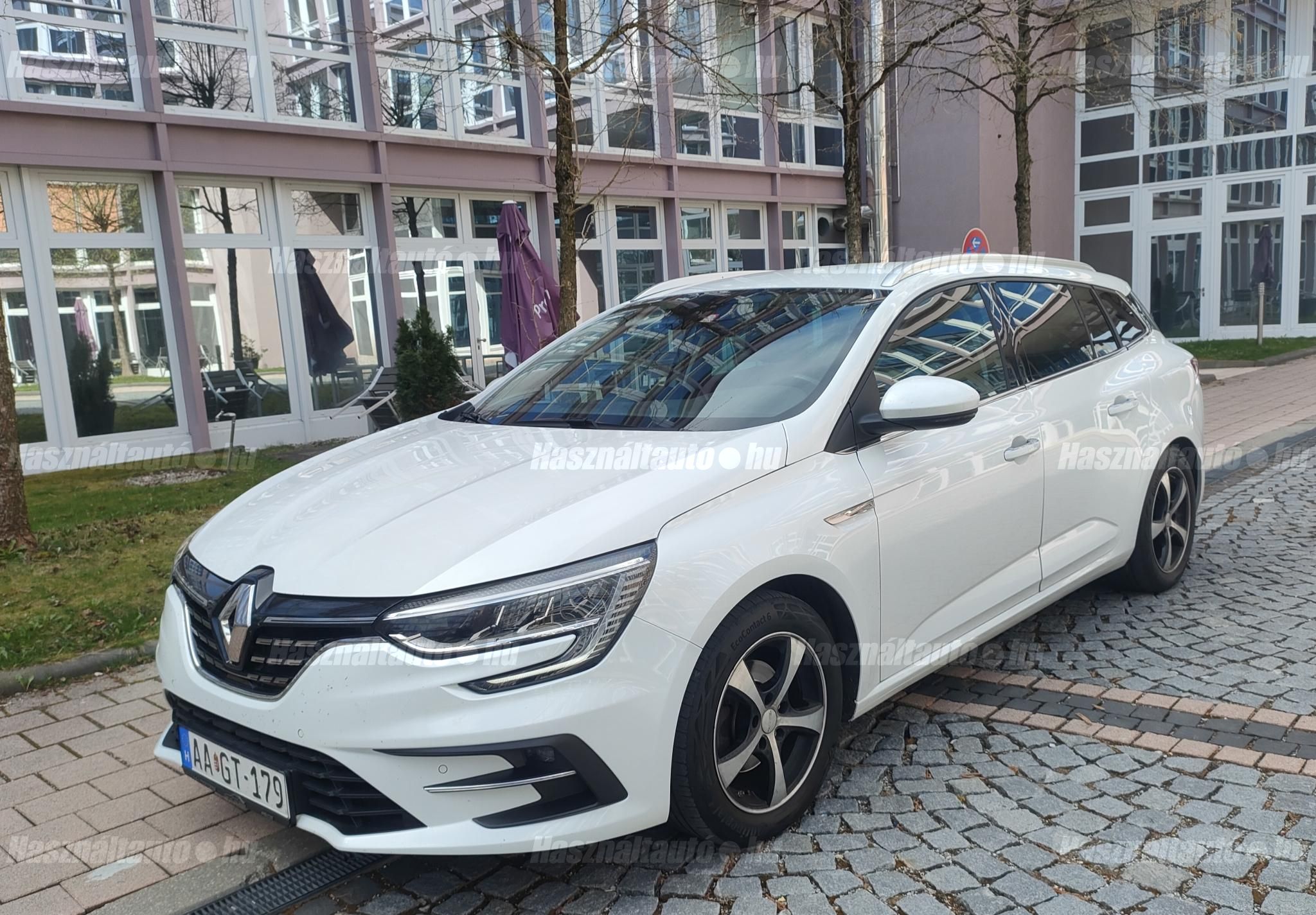 RENAULT MEGANE 2022/12 - 1