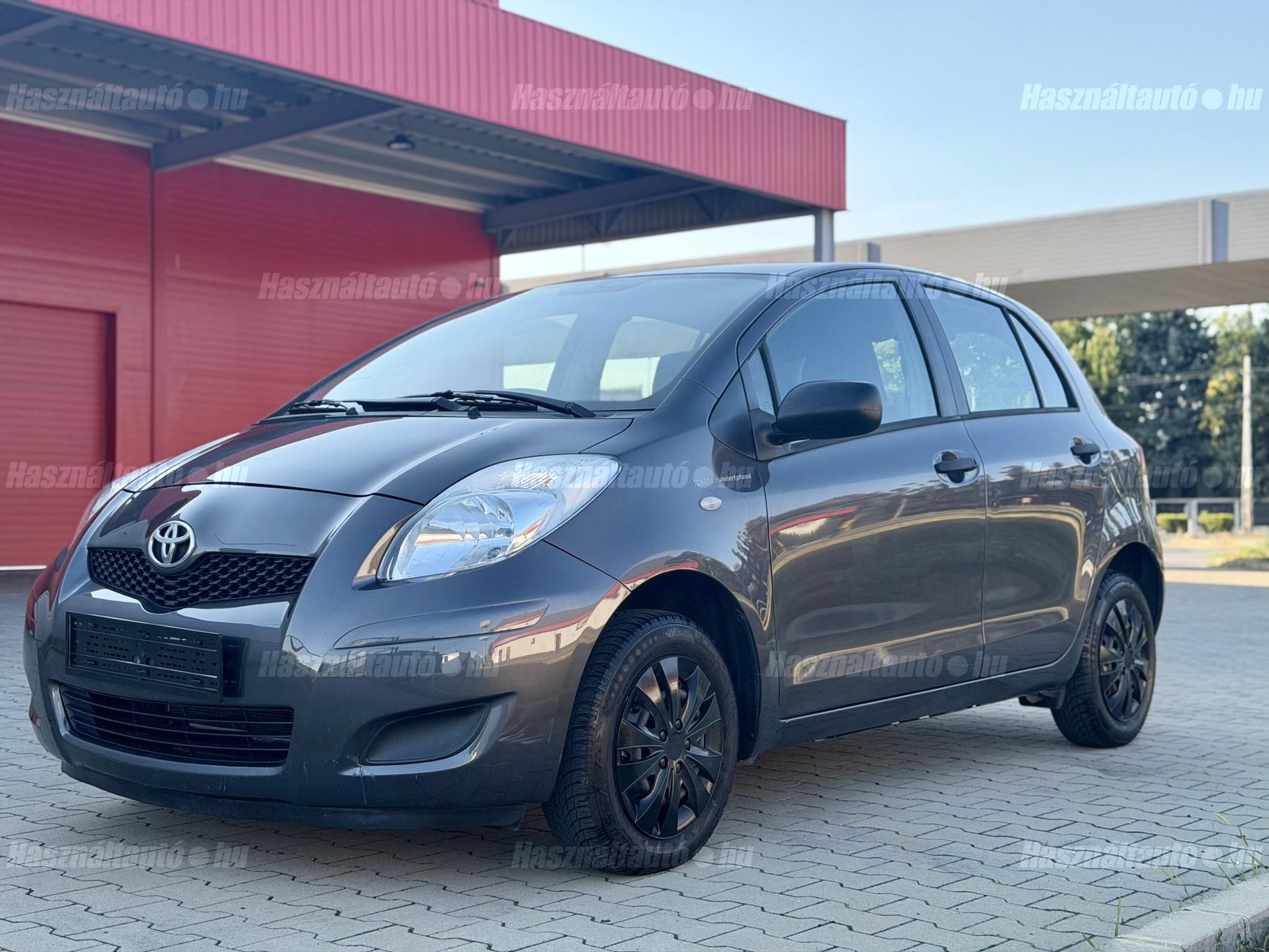 TOYOTA YARIS 2010/4 - 1