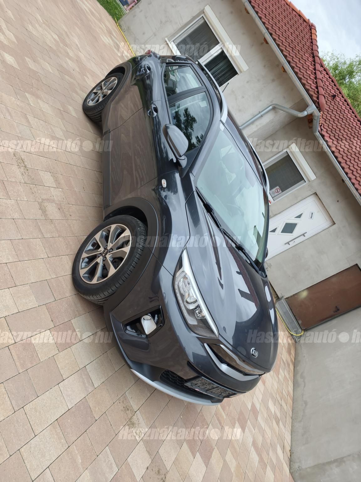 KIA STONIC 2018/6 - 1