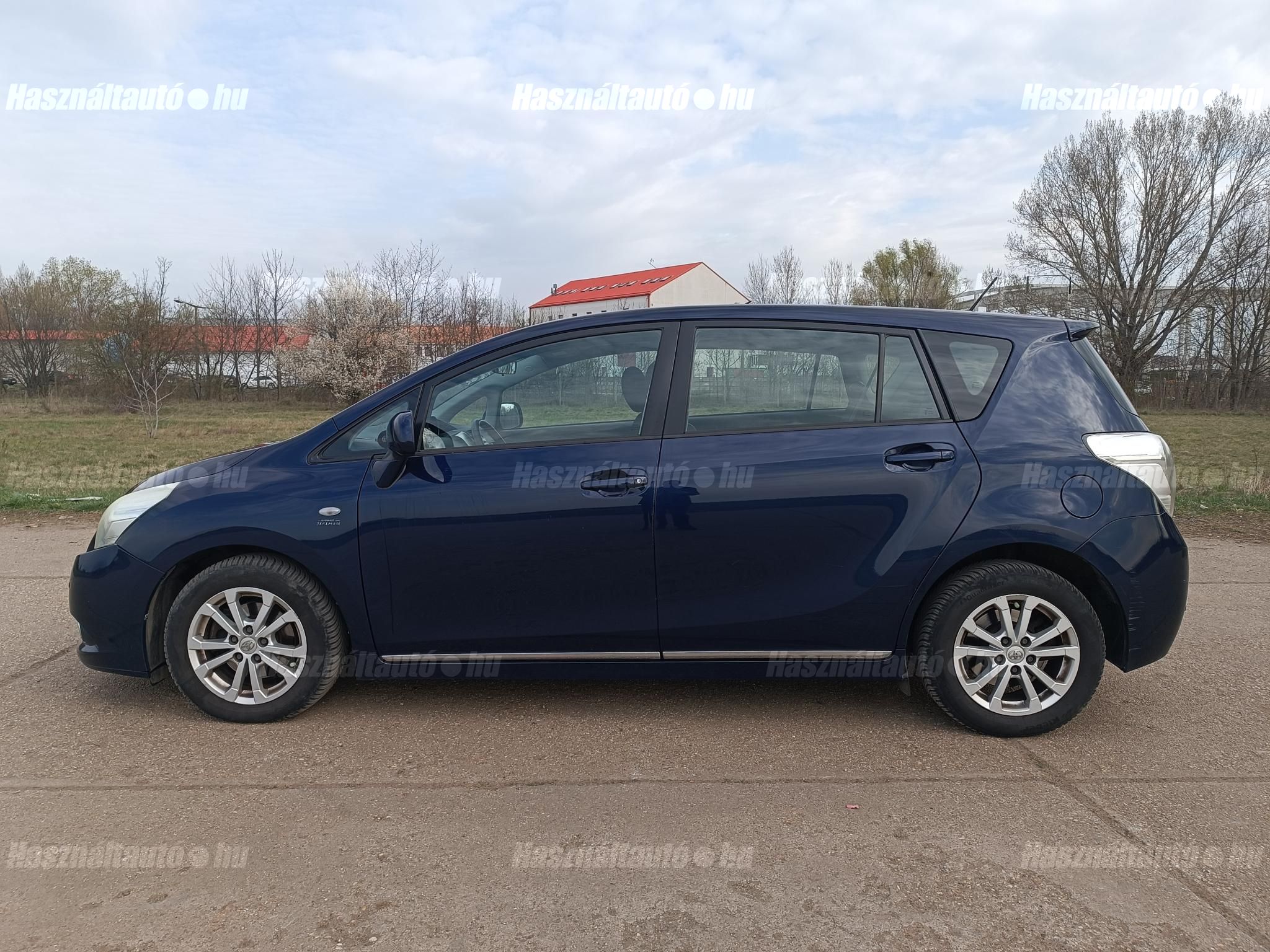 TOYOTA VERSO 2011/4 - 1