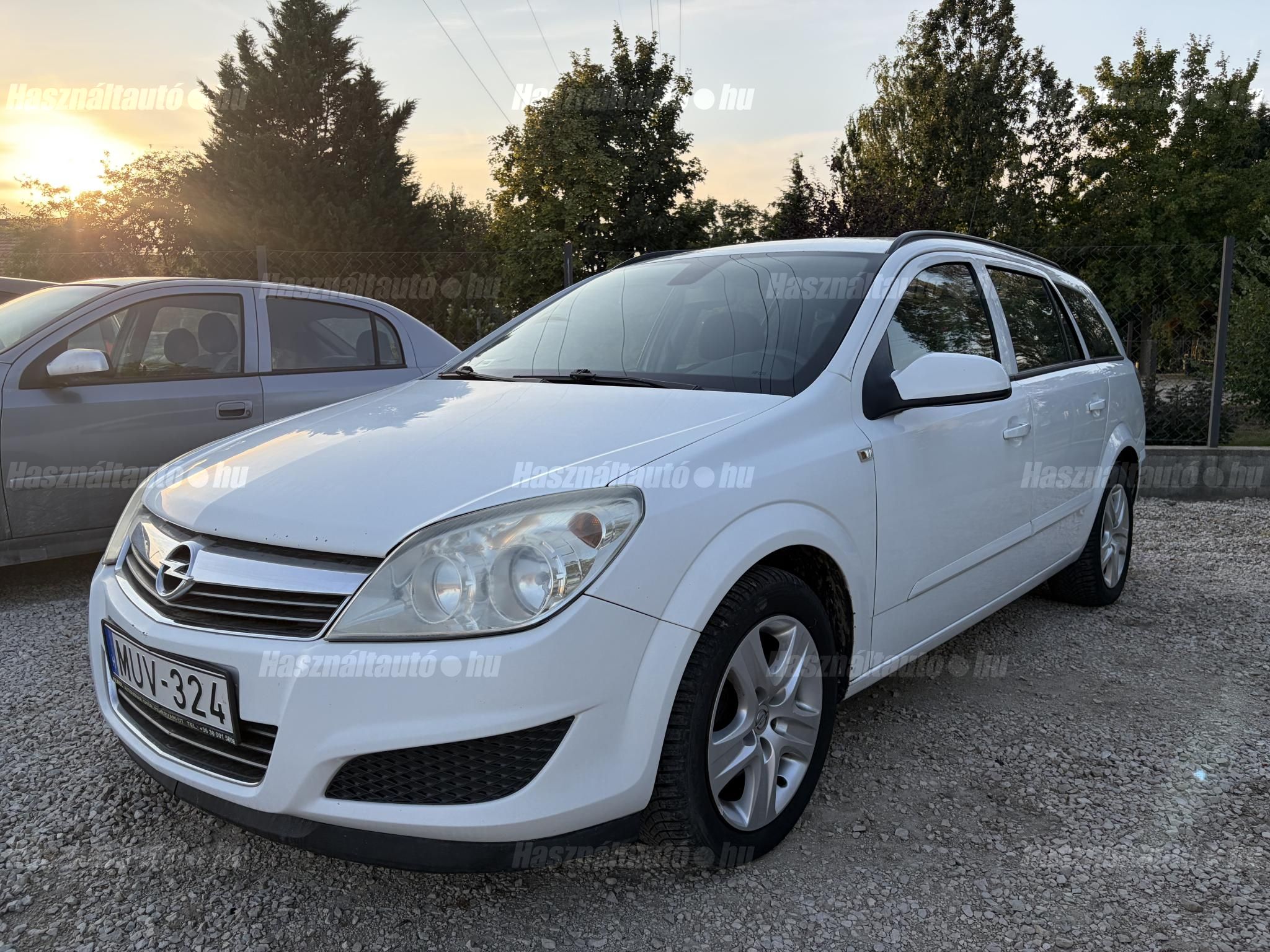 OPEL ASTRA H 2008/12 - 1