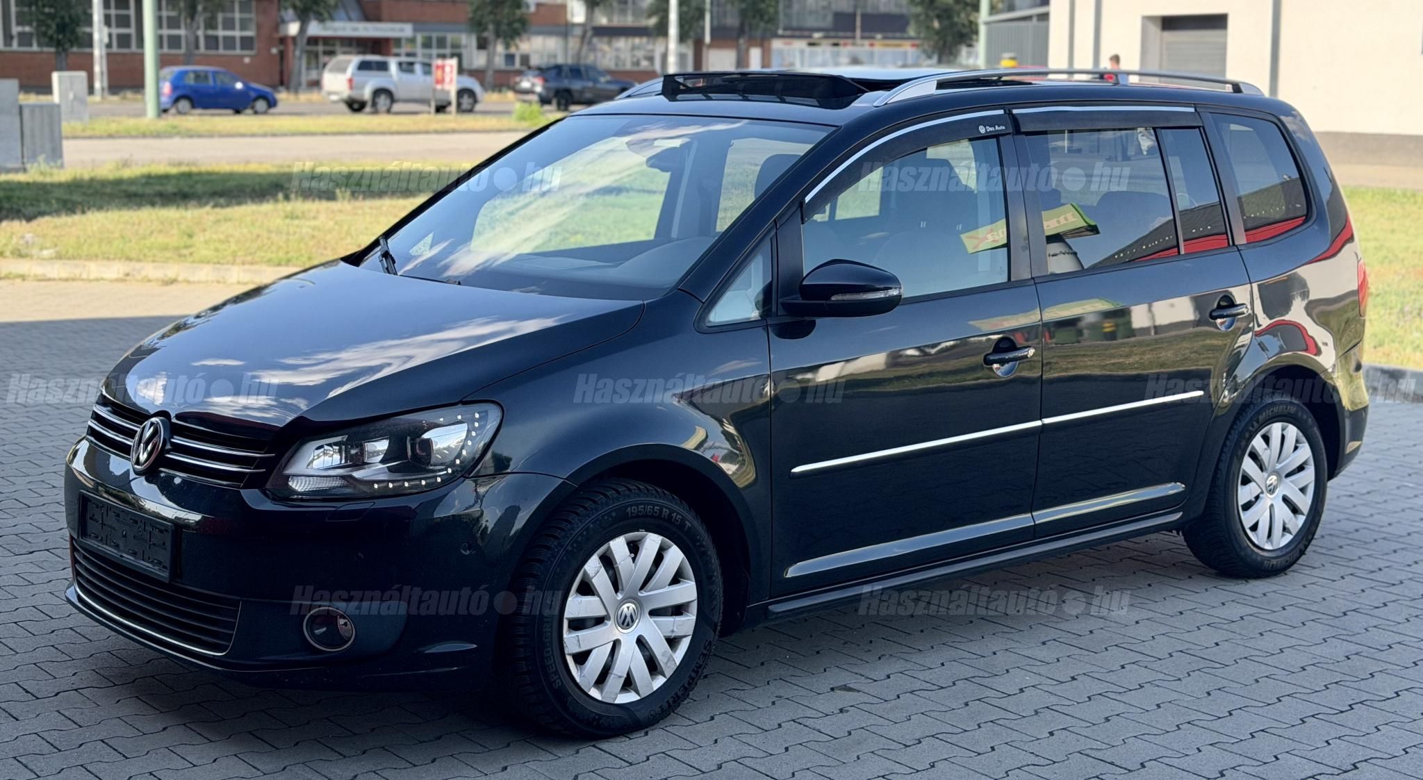 VOLKSWAGEN TOURAN 2012/8 - 1