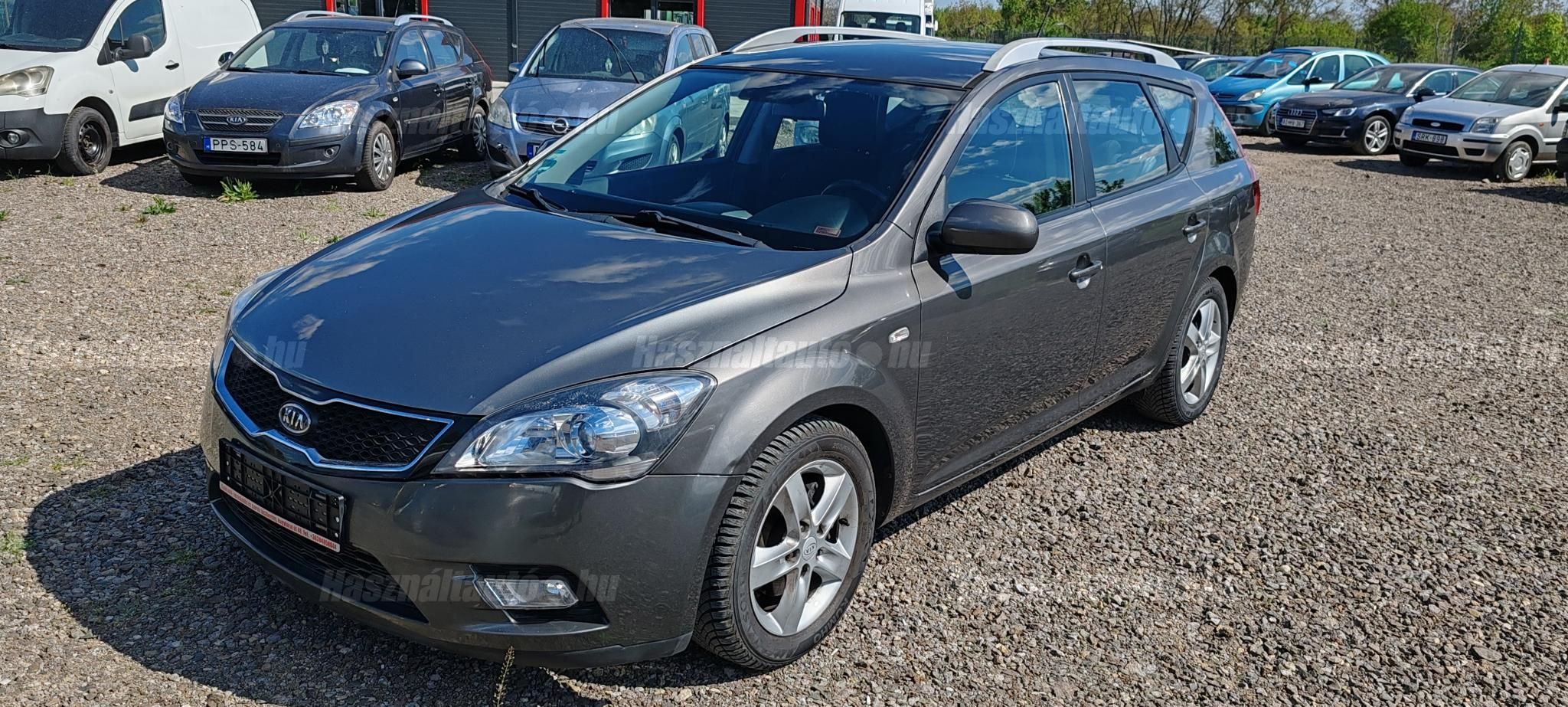 KIA CEE'D 2012/9 - 1