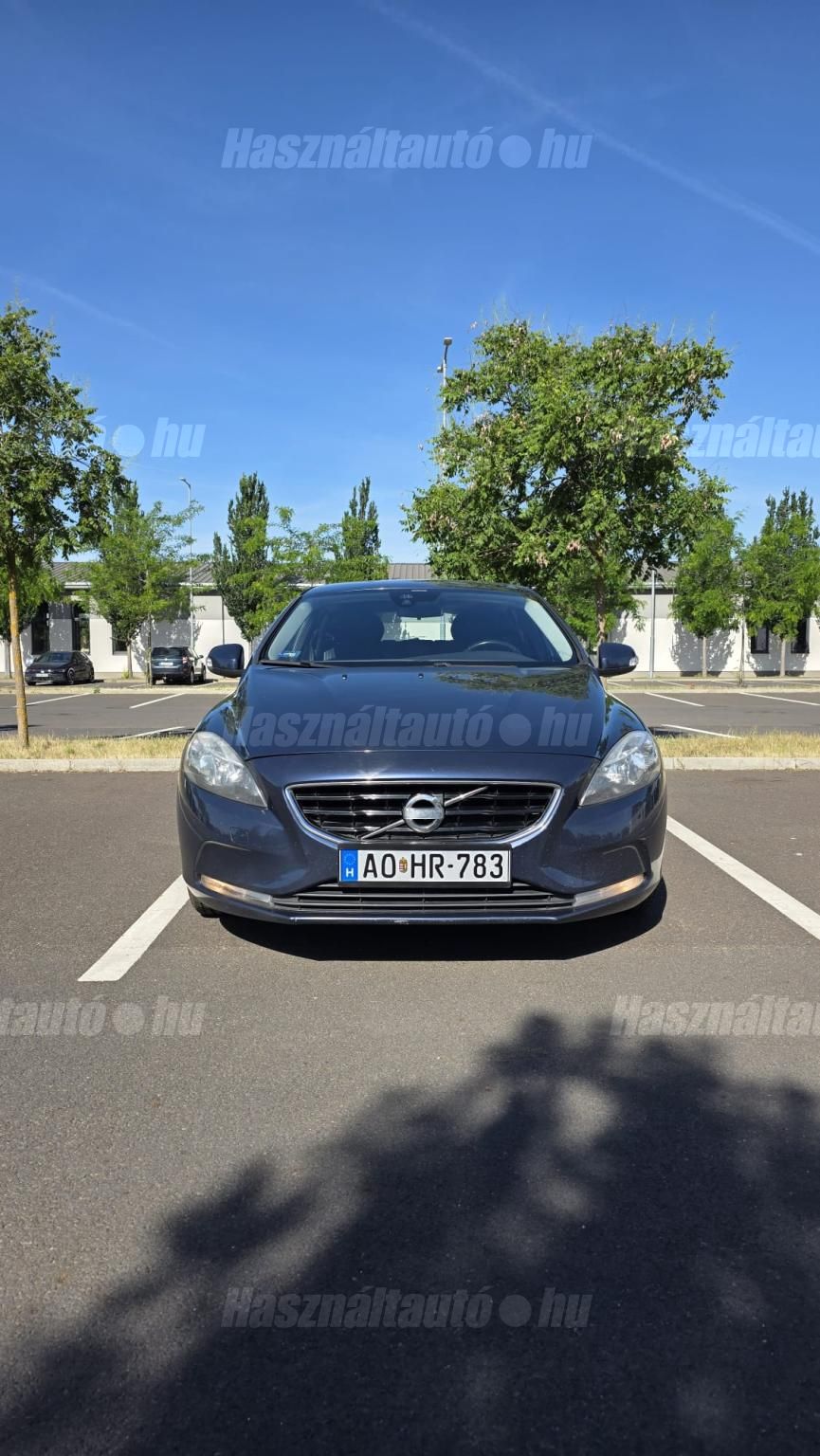 VOLVO V40 2013/4 - 1