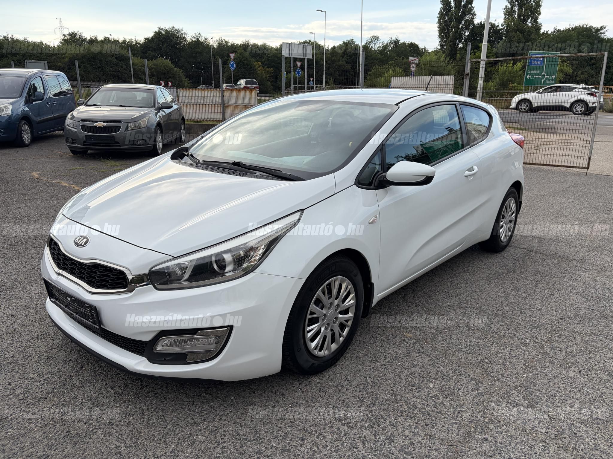 KIA PRO CEE'D 2013/8 - 1
