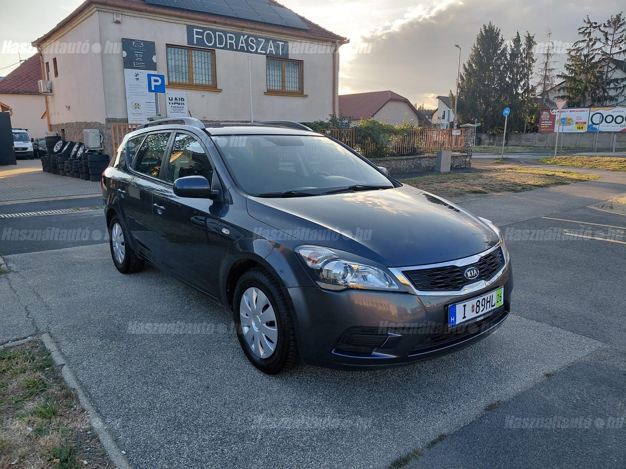 KIA CEE'D 2012/6 - 1