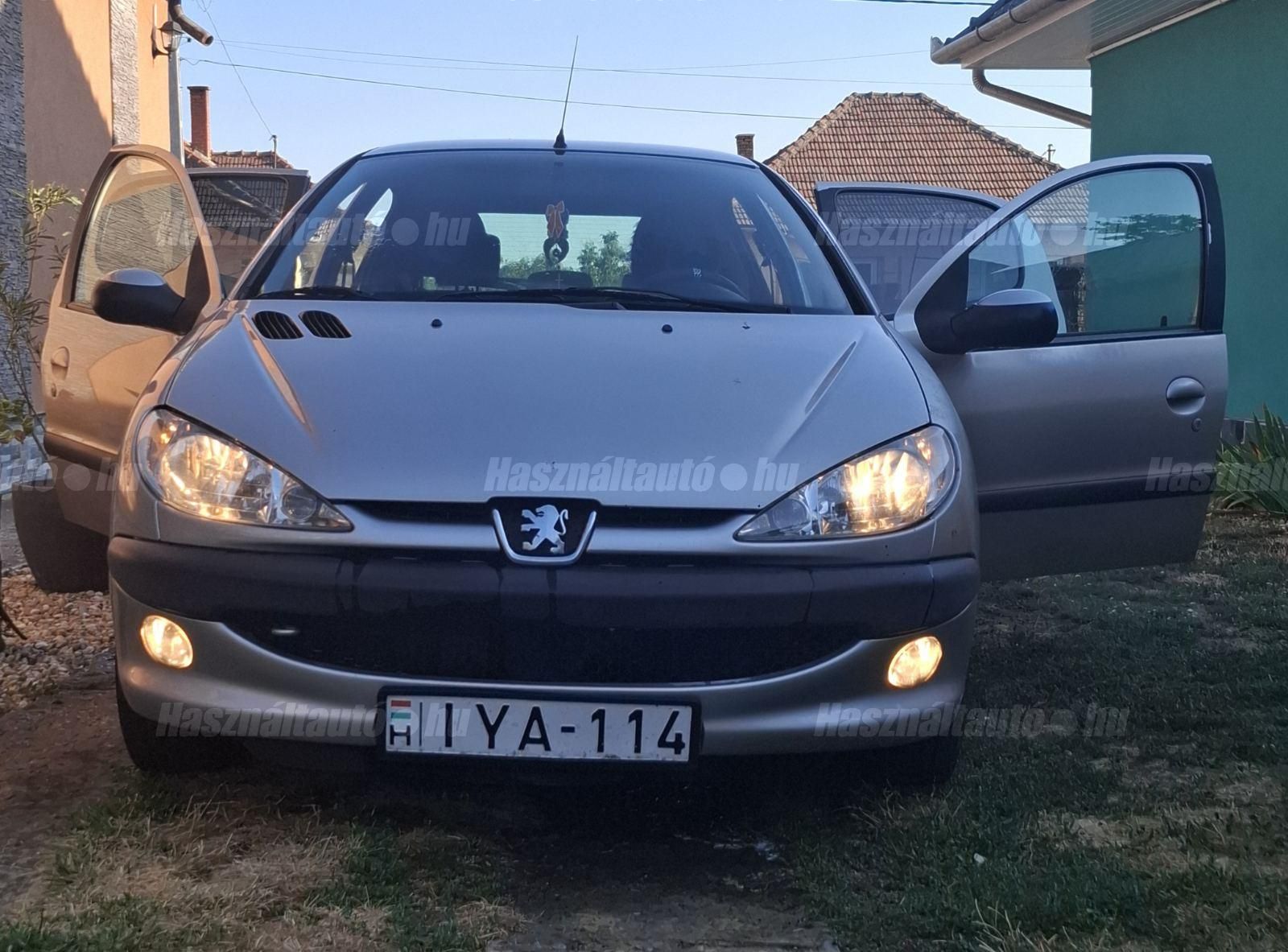 PEUGEOT 206 2003 - 1