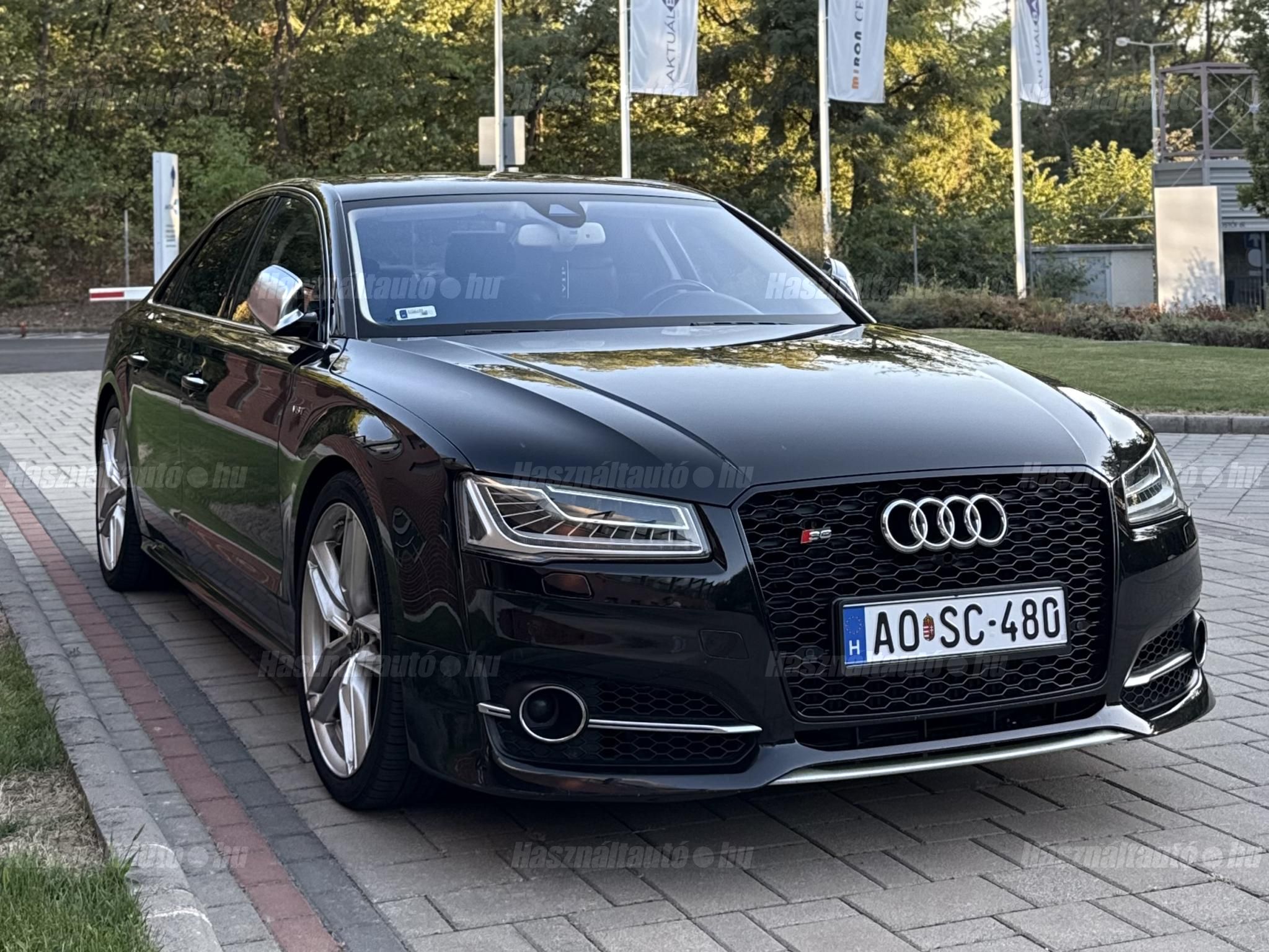 AUDI S8 2015/8 - 1