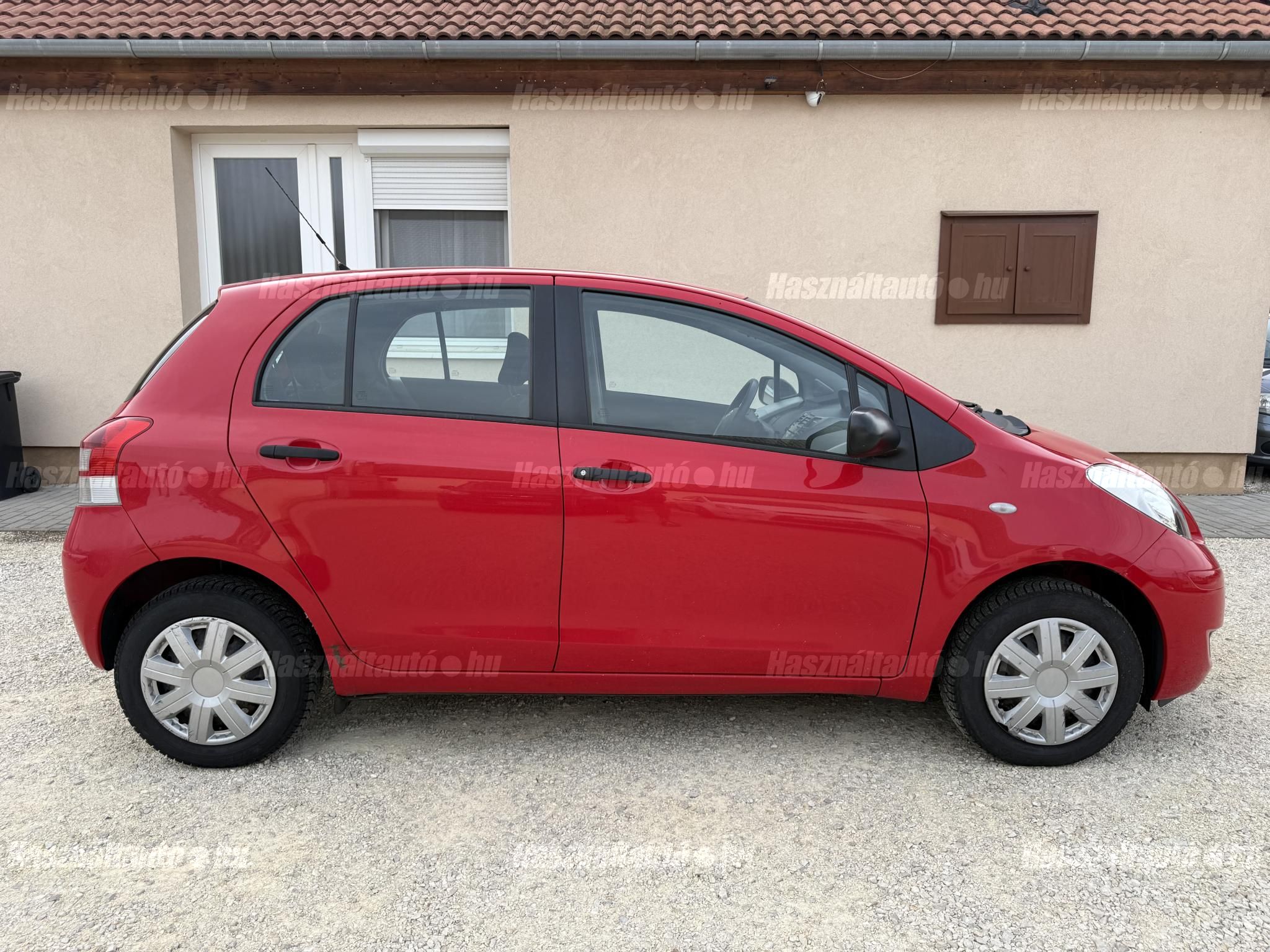 TOYOTA YARIS 2010/6 - 1
