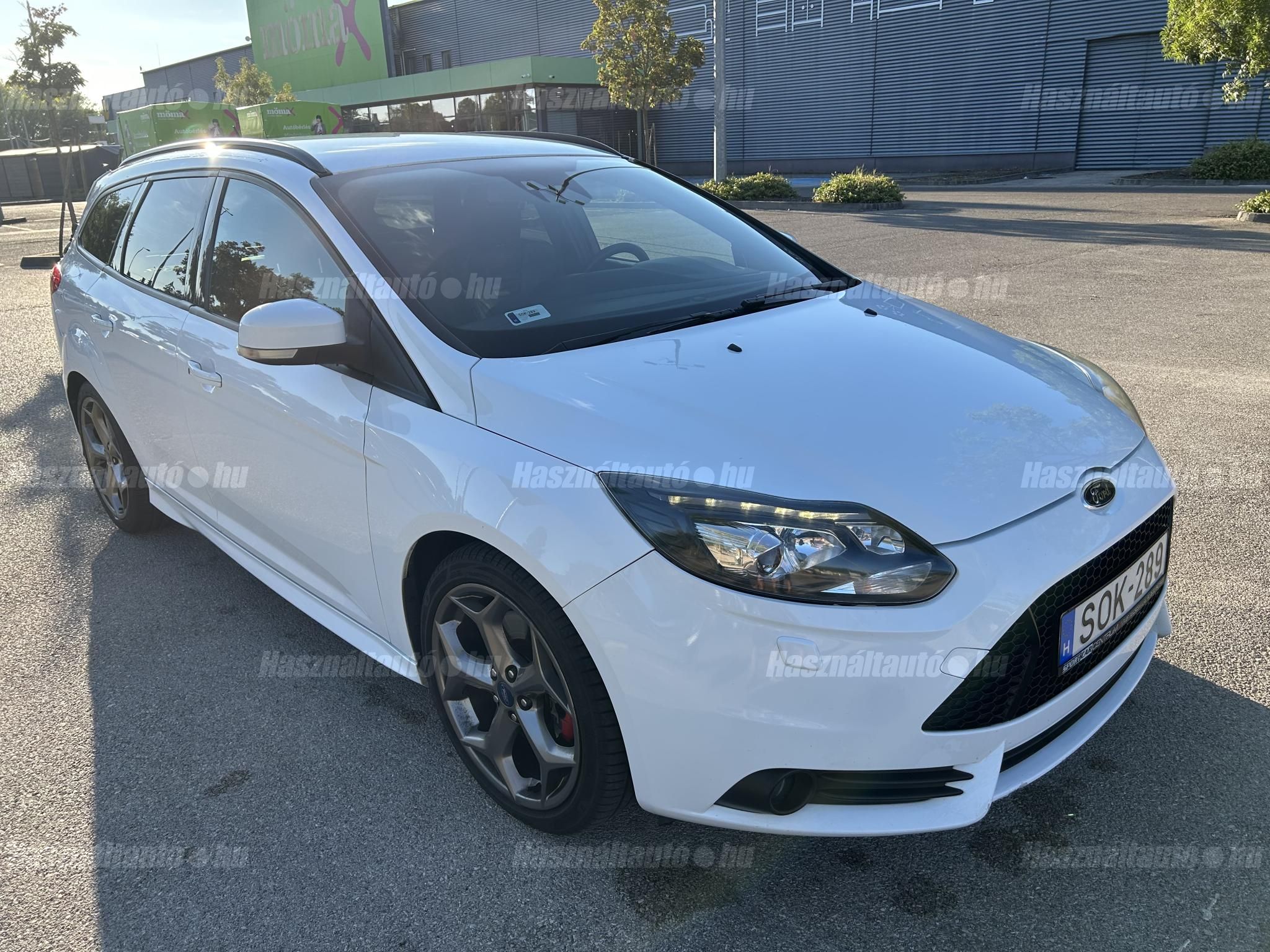 FORD FOCUS 2013/8 - 1