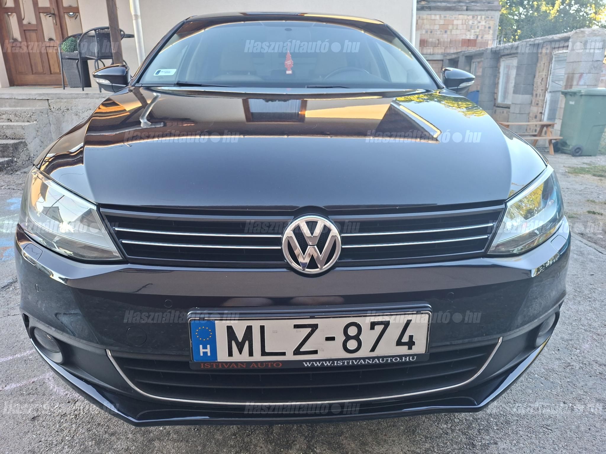 VOLKSWAGEN JETTA VI 2013/9 - 1