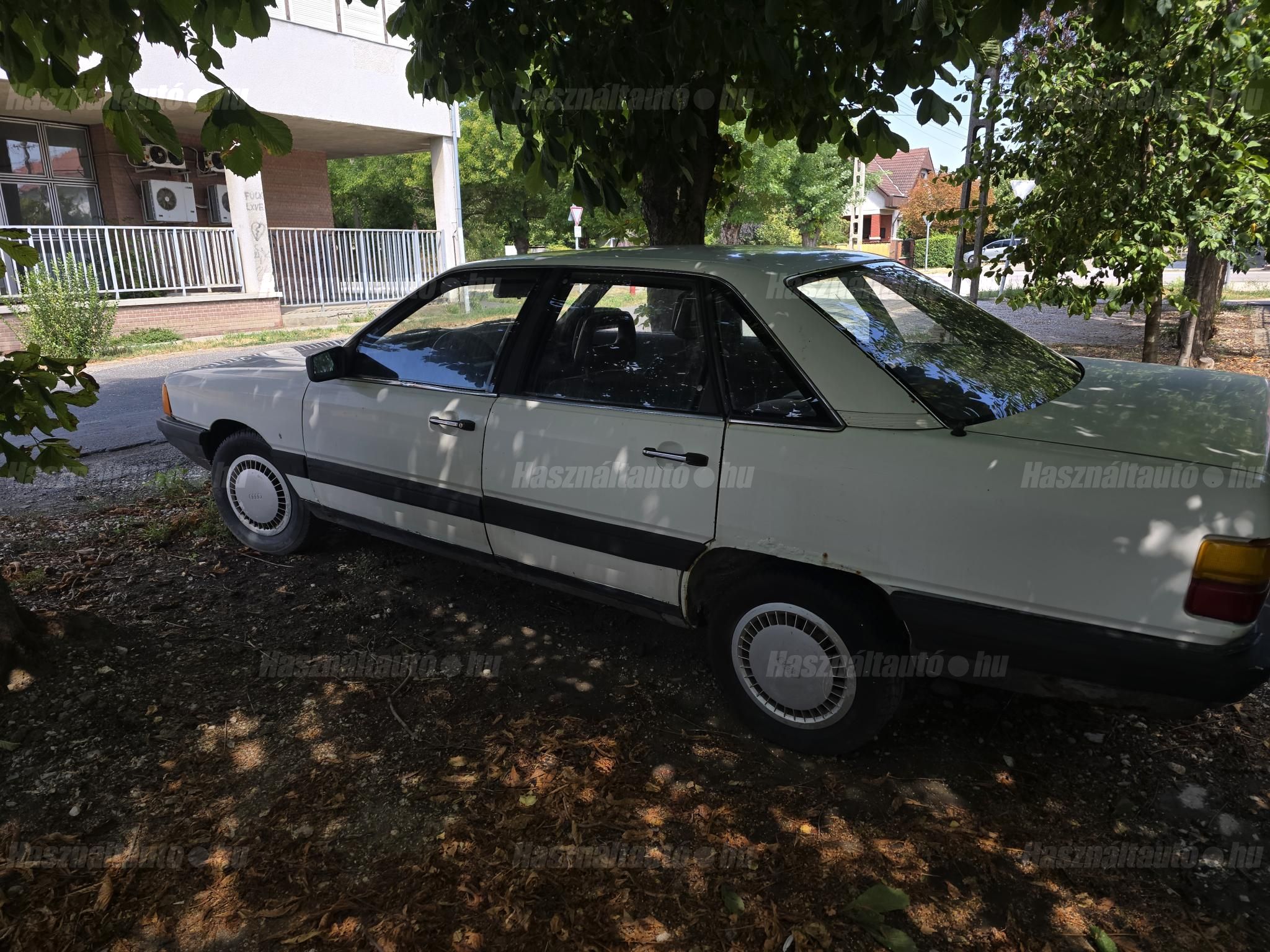 AUDI 100 1983/1 - 1