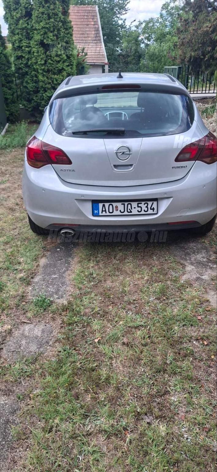 OPEL ASTRA J 2011/7 - 1