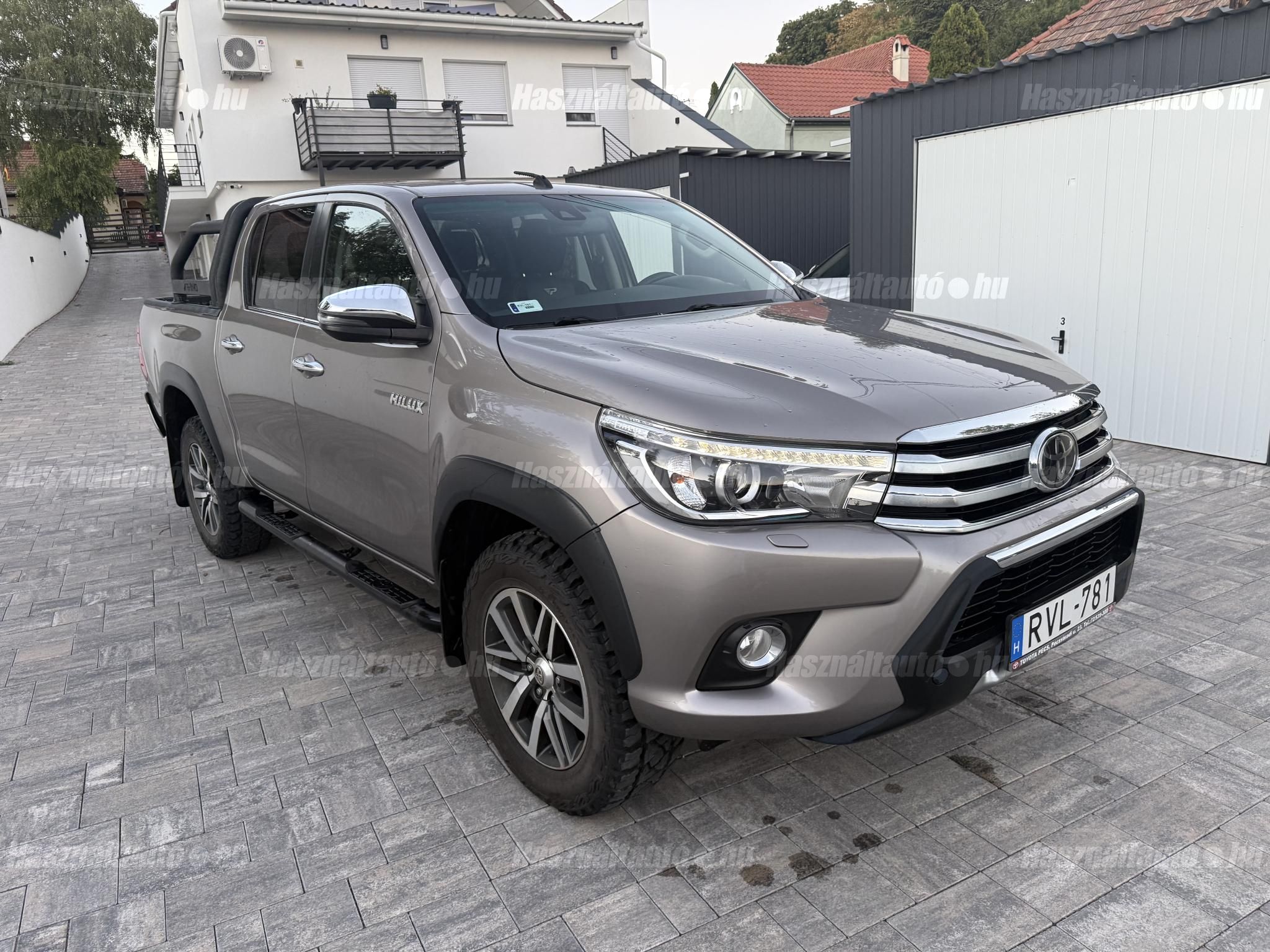 TOYOTA HILUX 2019/9 - 1