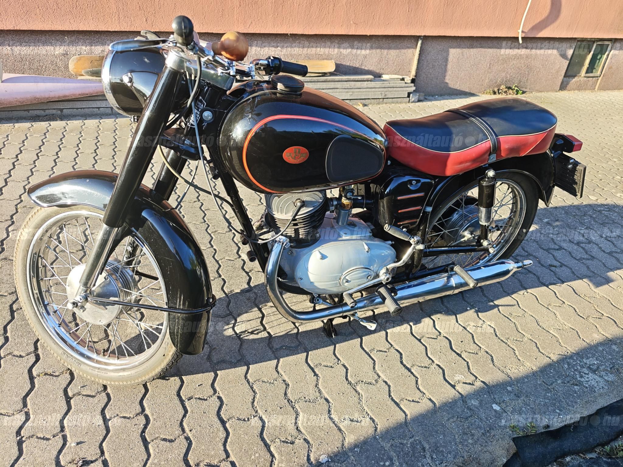 PANNONIA T5 1970 - 1