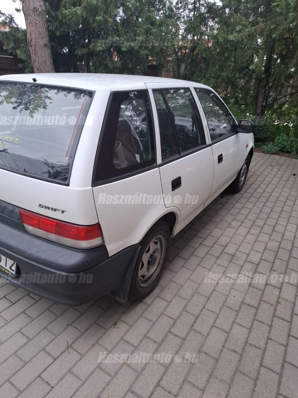 SUZUKI SWIFT 1998/8 - 1