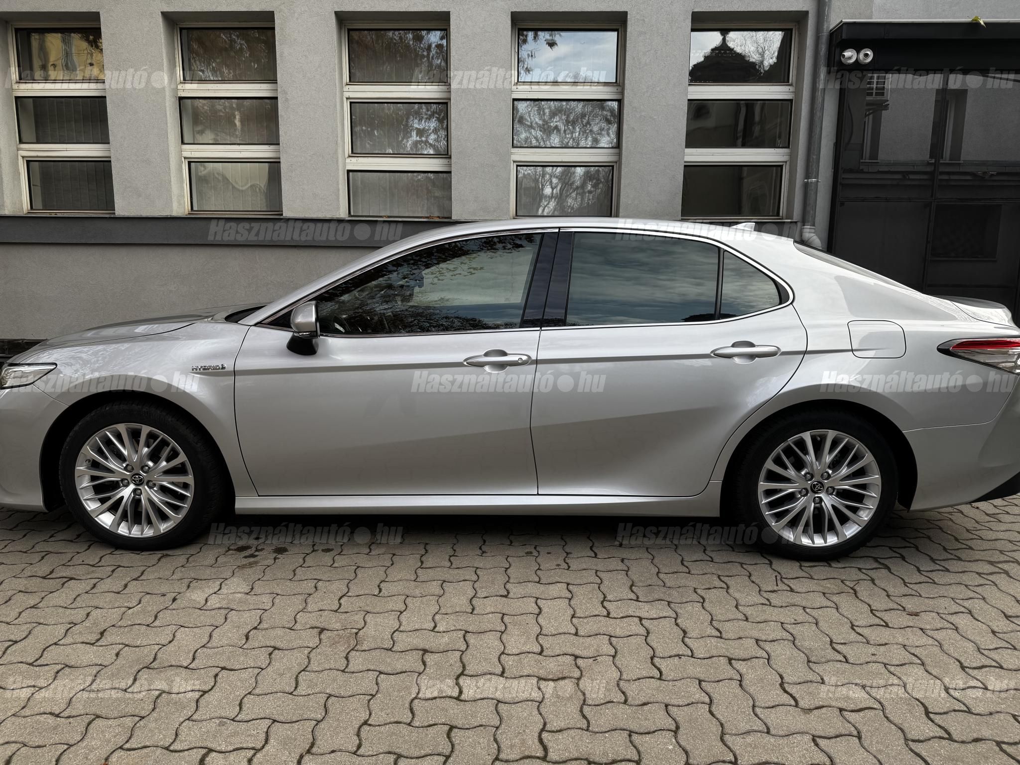 TOYOTA CAMRY 2020/8 - 1