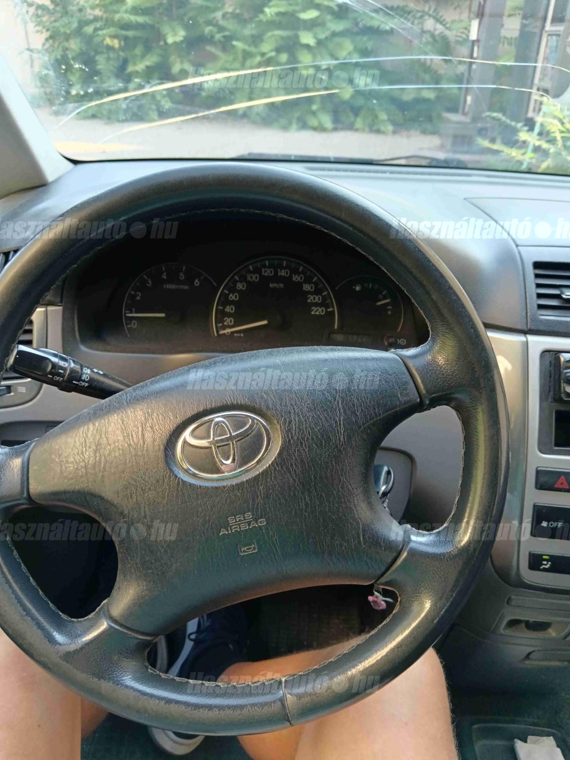 TOYOTA AVENSIS VERSO 2002/5 - 1