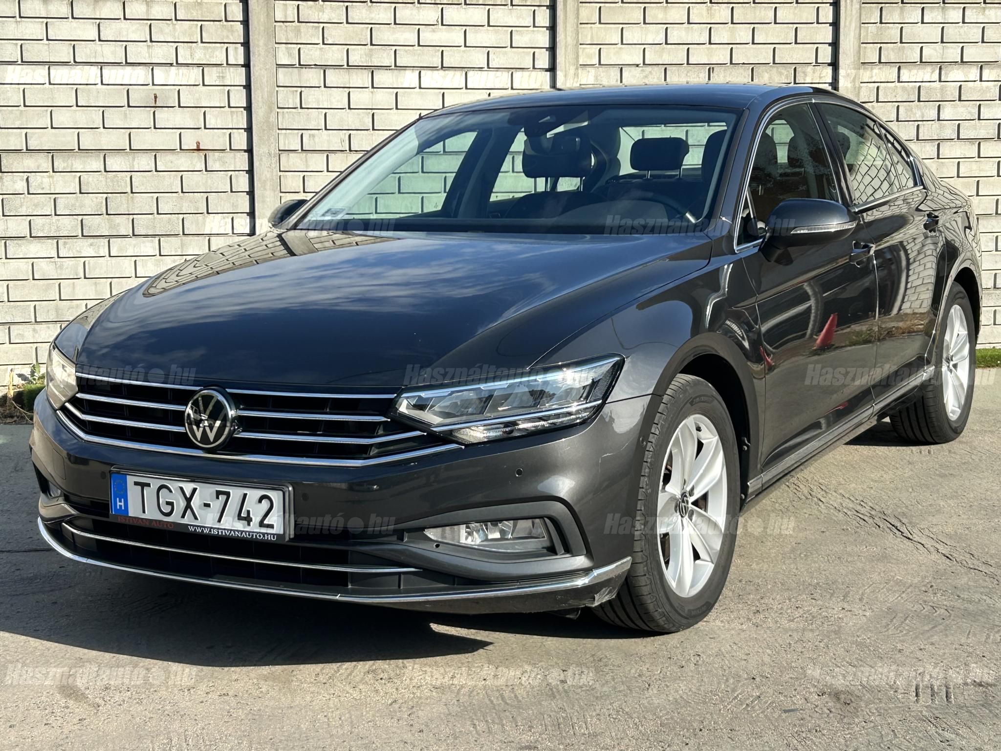 VOLKSWAGEN PASSAT 2022/5 - 1