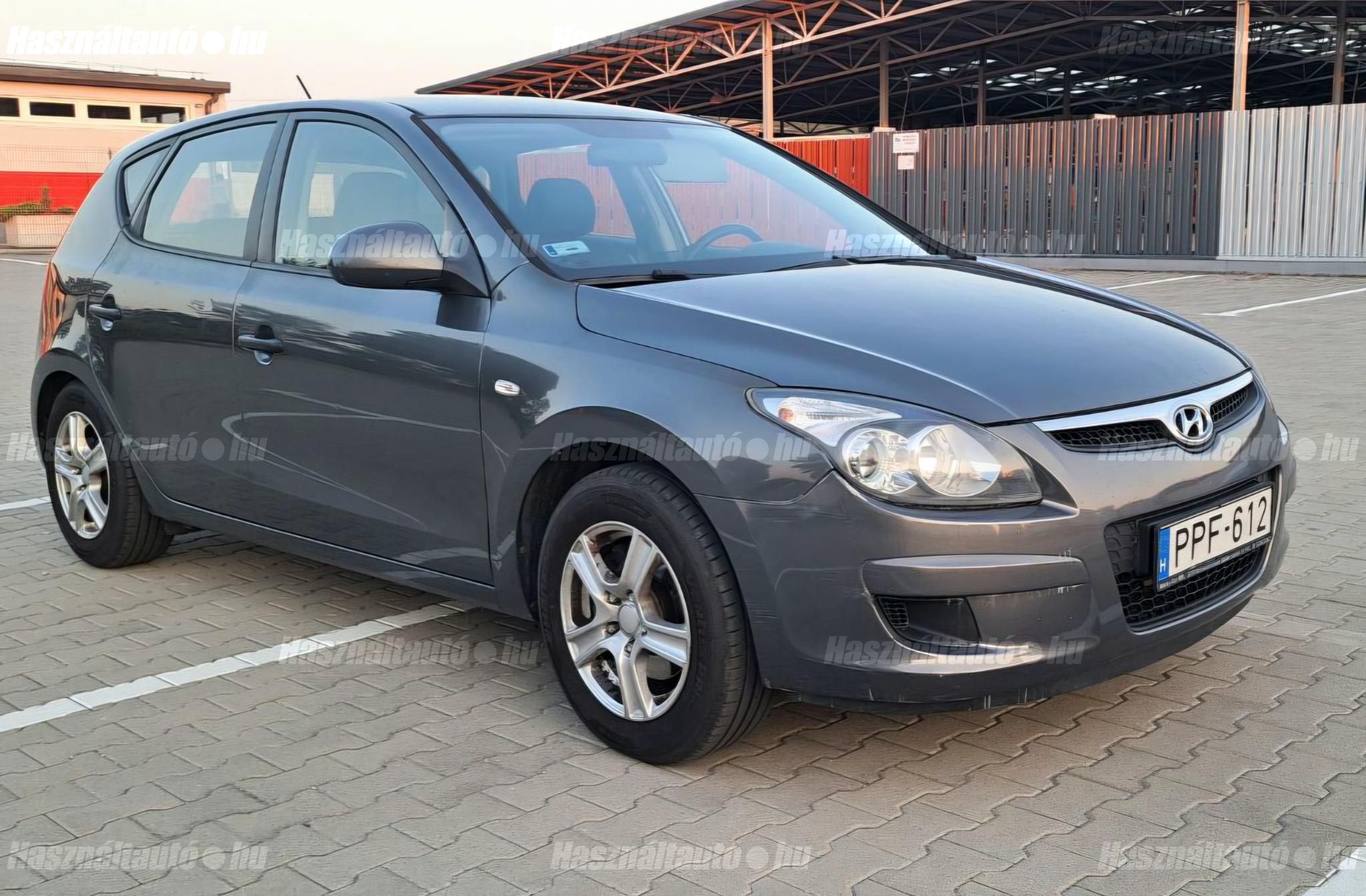 HYUNDAI I30 2009/4 - 1