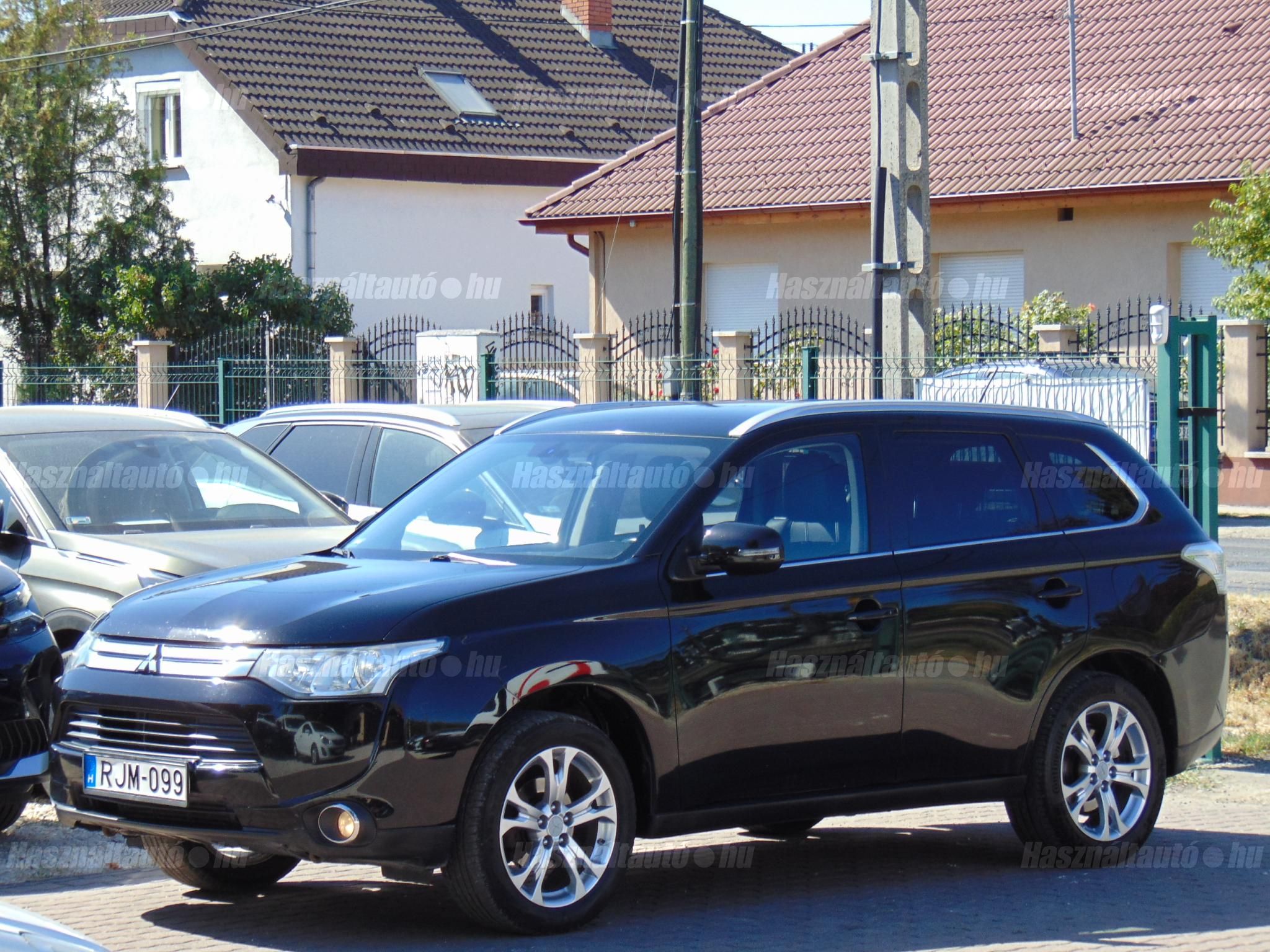 MITSUBISHI OUTLANDER 2014/10 - 1