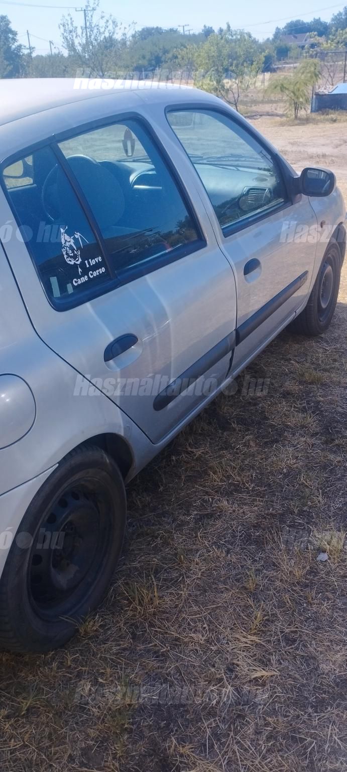 RENAULT CLIO 2002/5 - 1