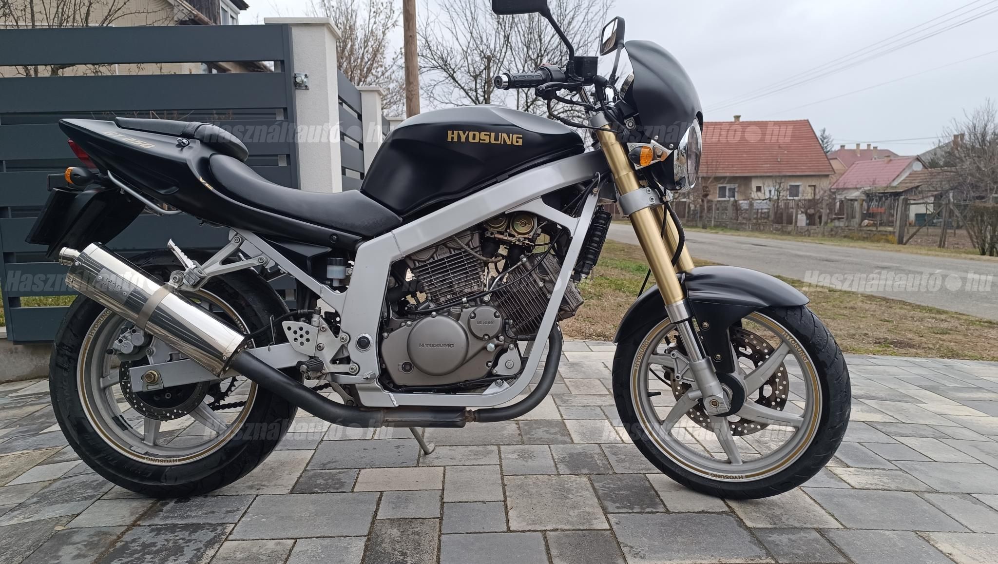 HYOSUNG GT 250 2004/8 - 1