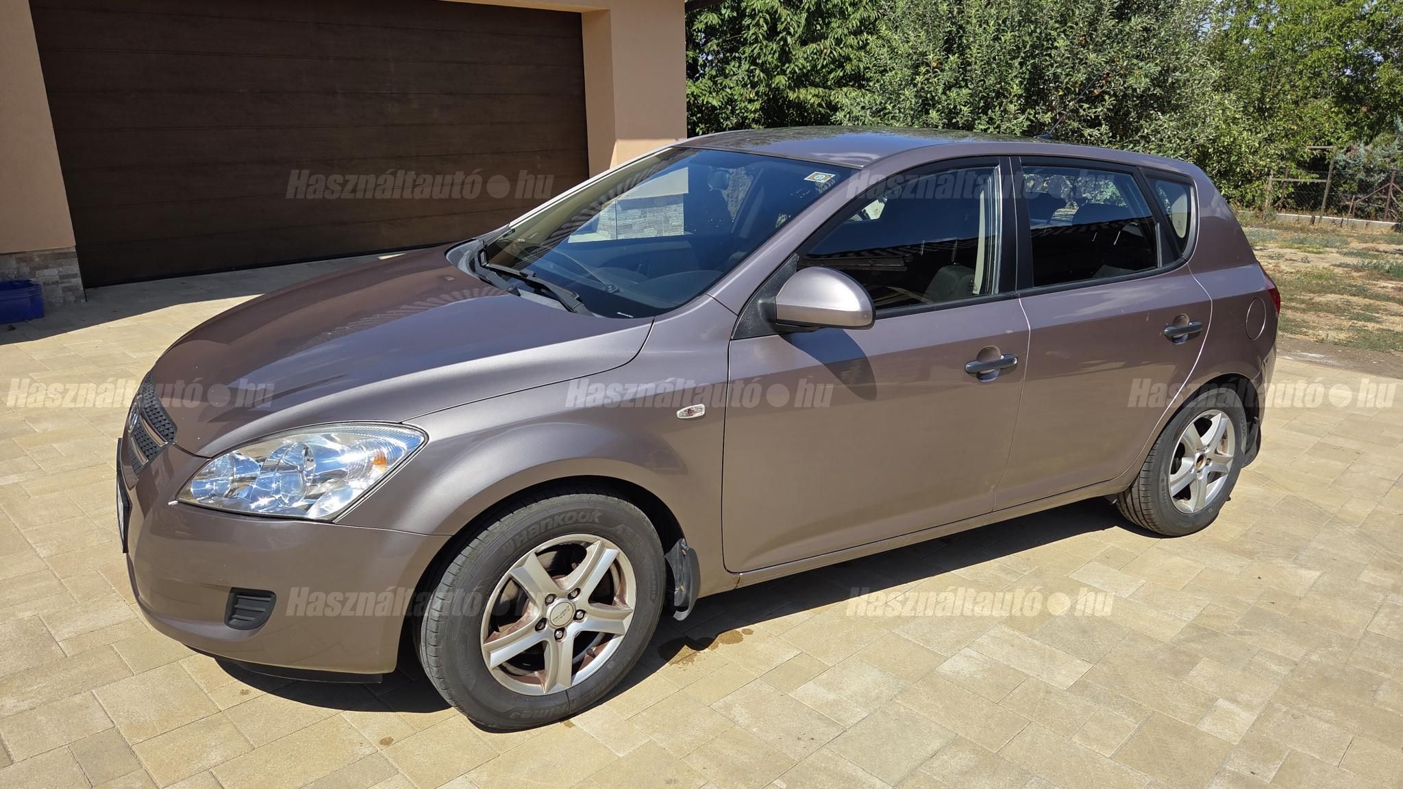 KIA CEE'D 2008/4 - 1