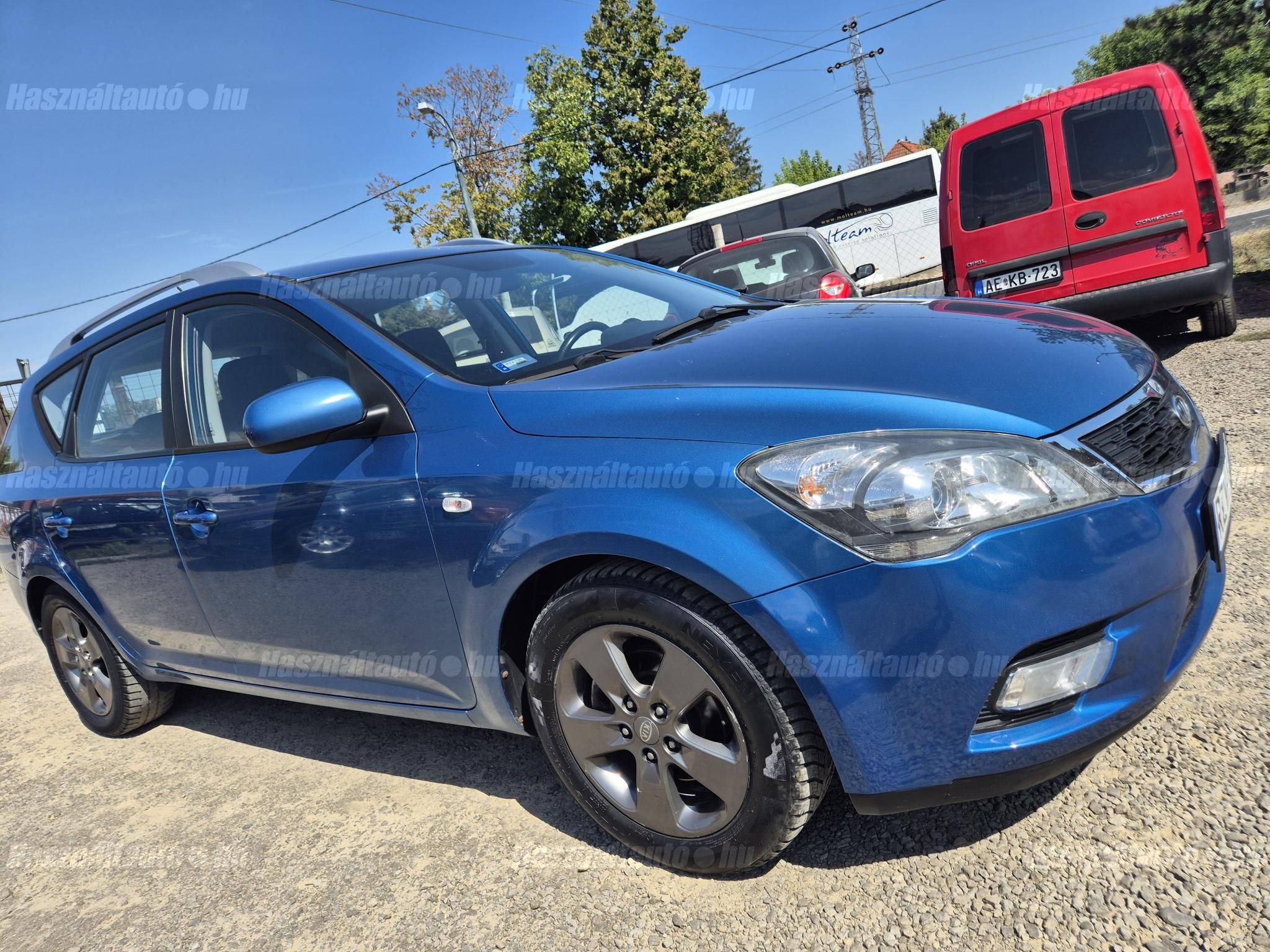 KIA CEE'D 2010/6 - 1