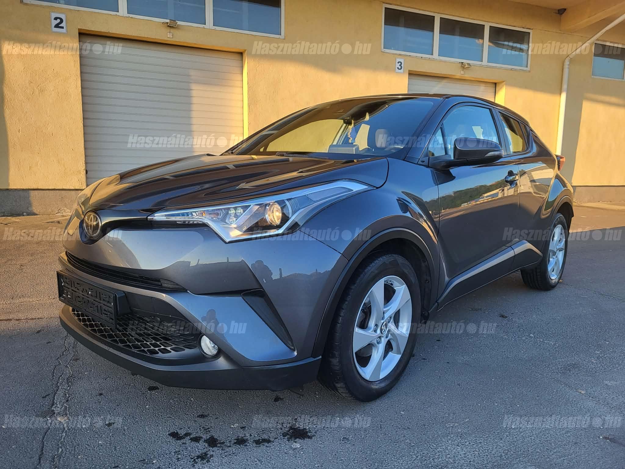 TOYOTA C-HR 2018/9 - 1