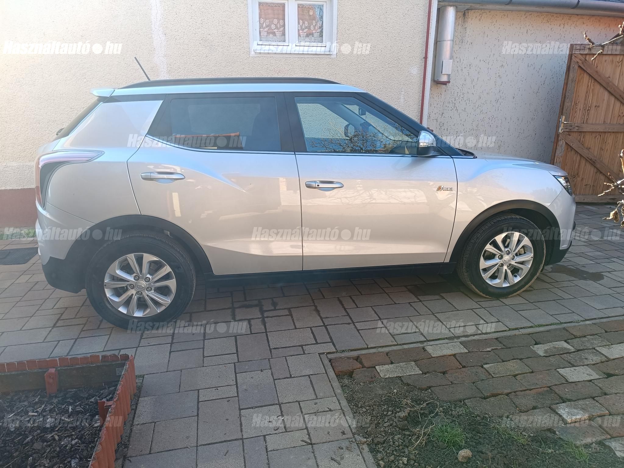 SSANGYONG TIVOLI 2019 - 1
