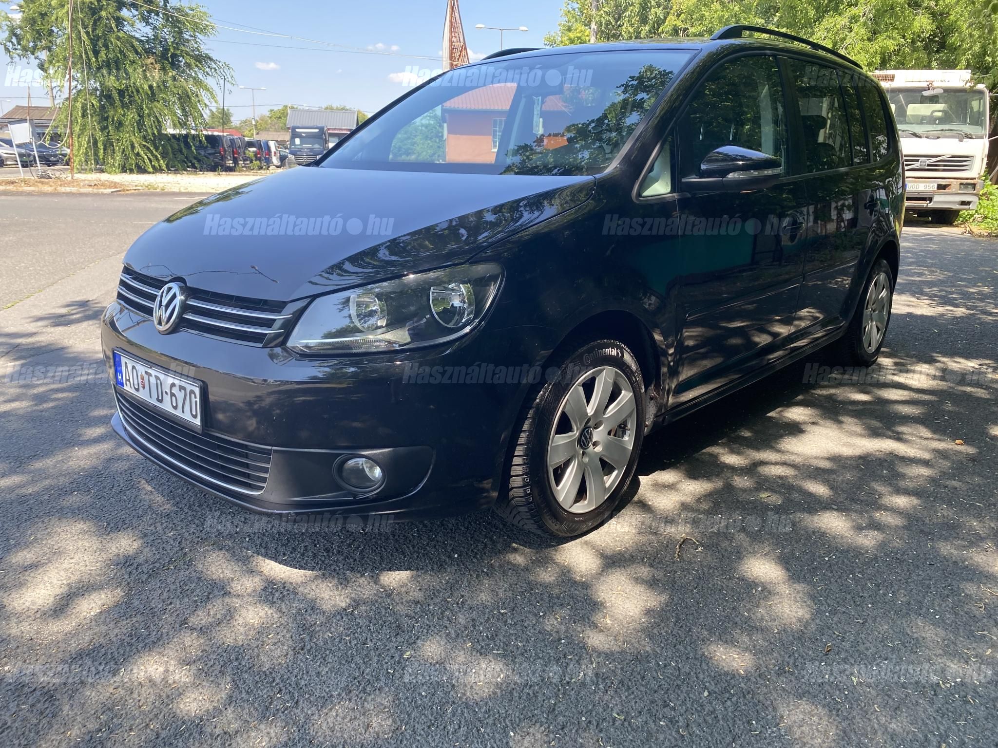 VOLKSWAGEN TOURAN 2011/10 - 1