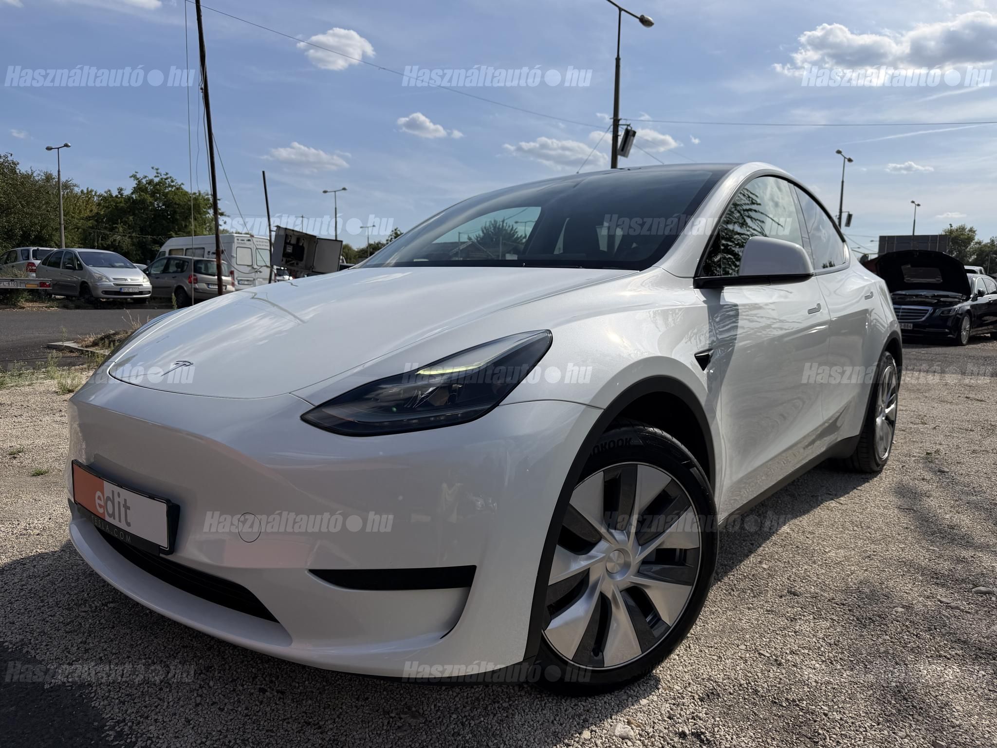 TESLA MODEL Y 2023/6 - 1