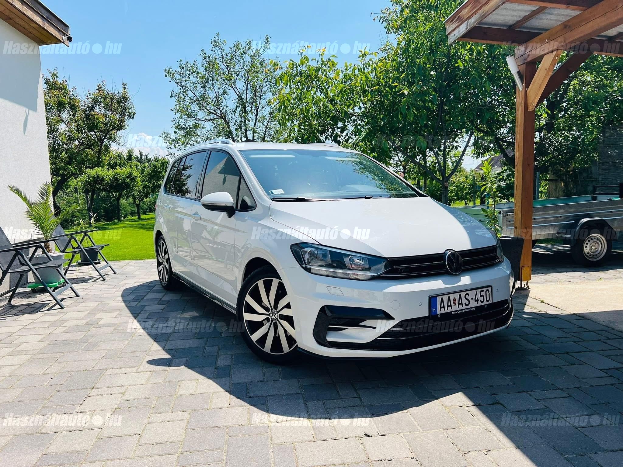 VOLKSWAGEN TOURAN 2017/10 - 1
