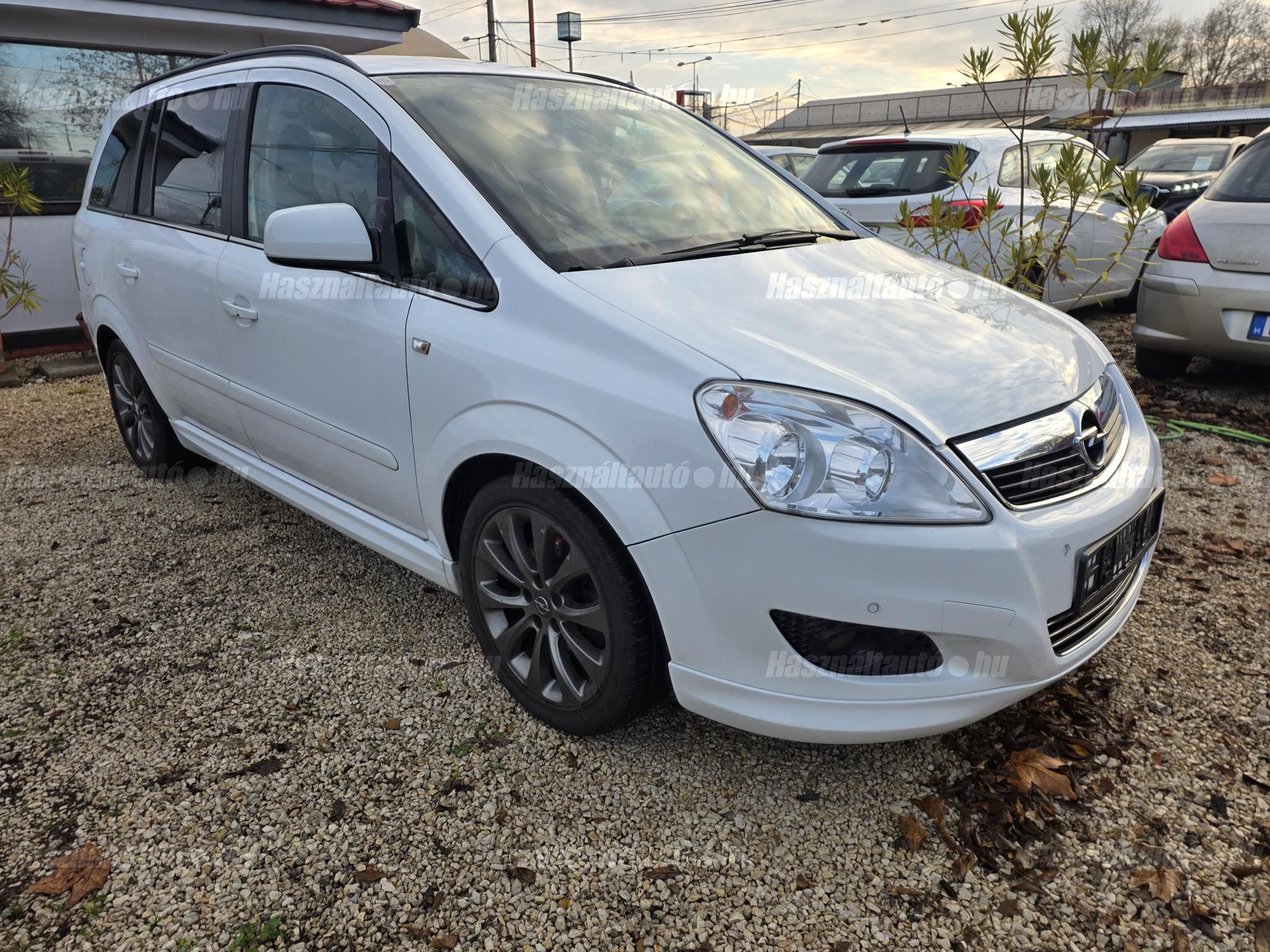 OPEL ZAFIRA B 2011 - 1