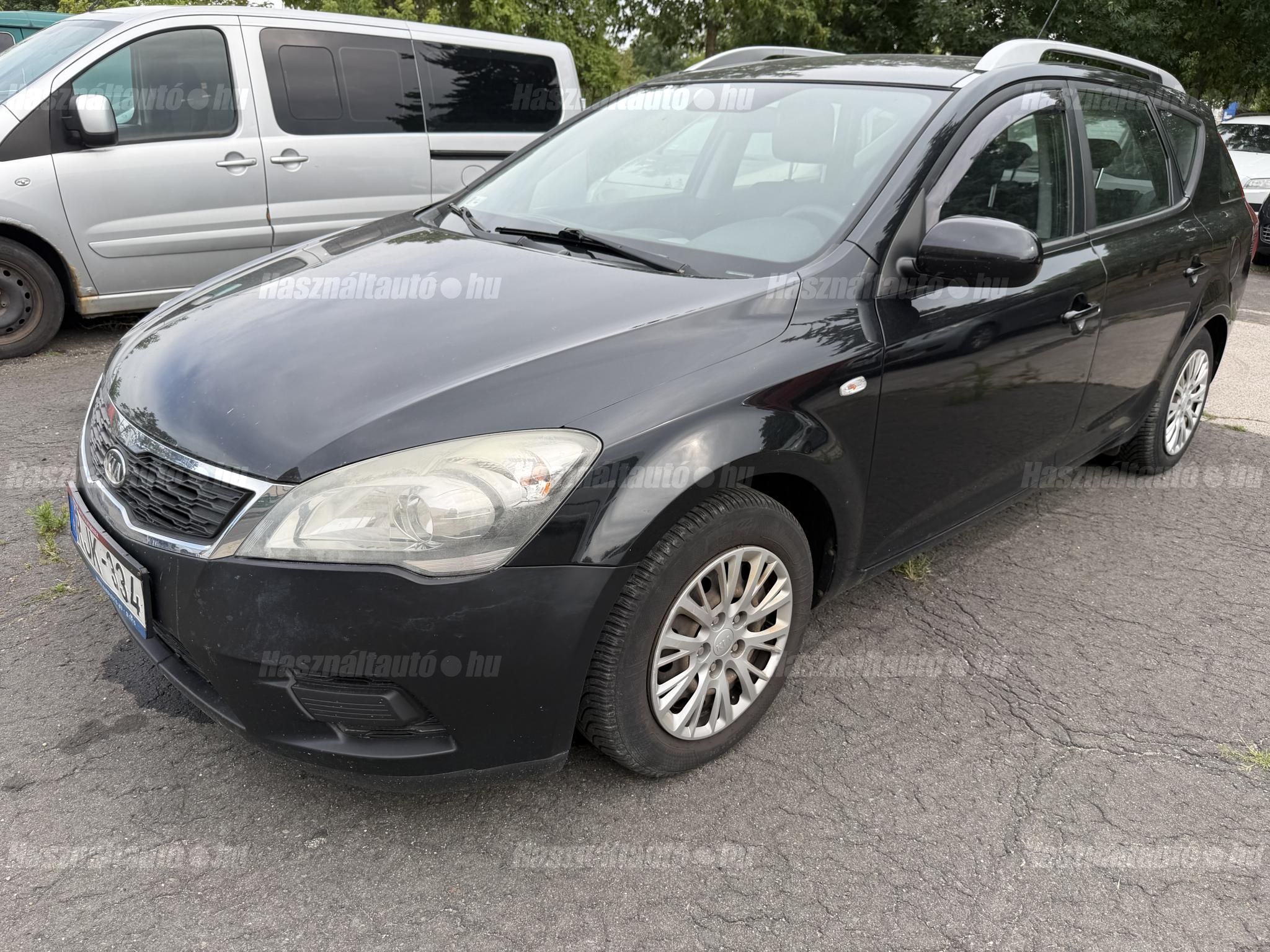 KIA CEE'D 2010/4 - 1