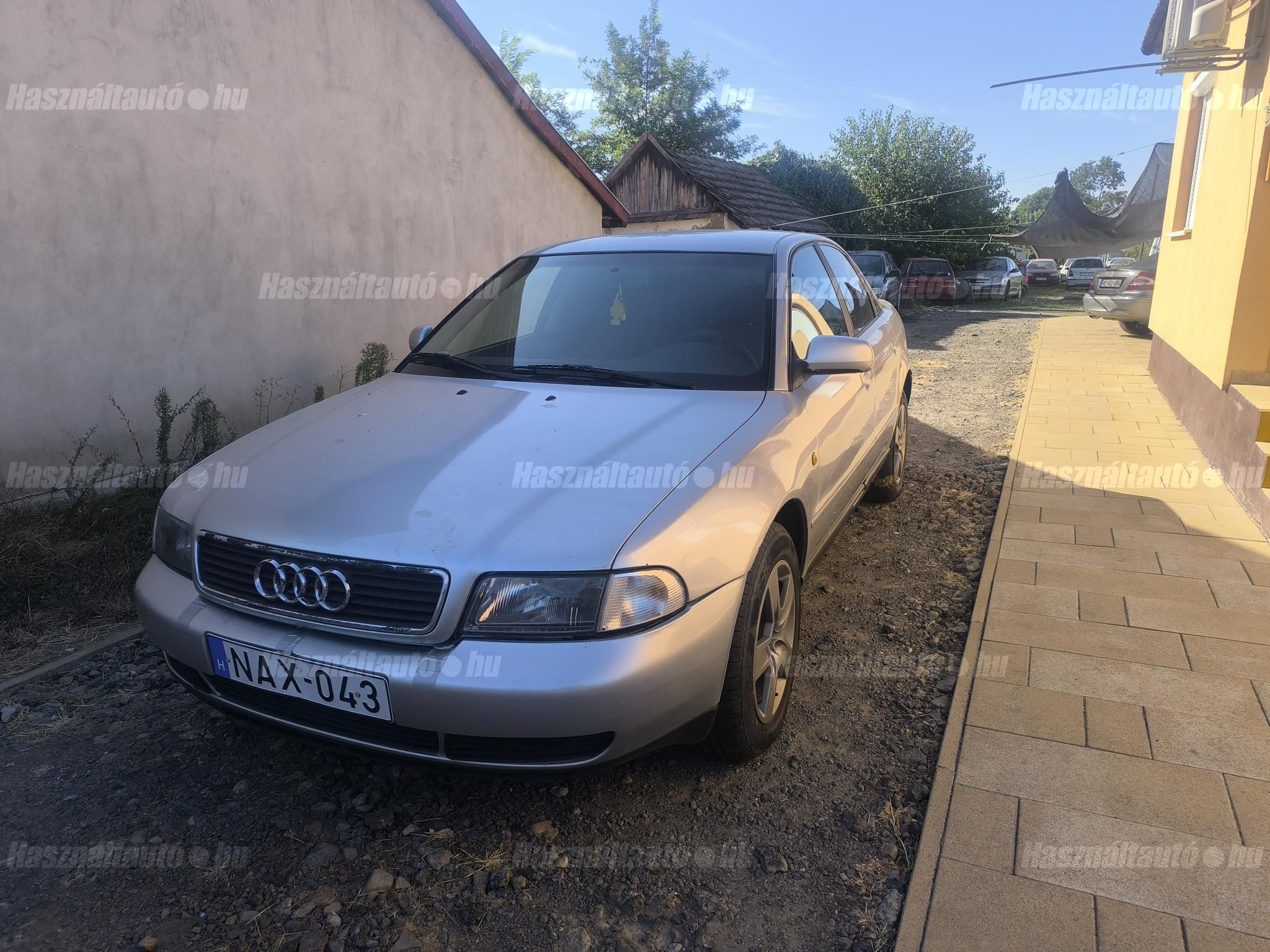 AUDI A4 1998/6 - 1