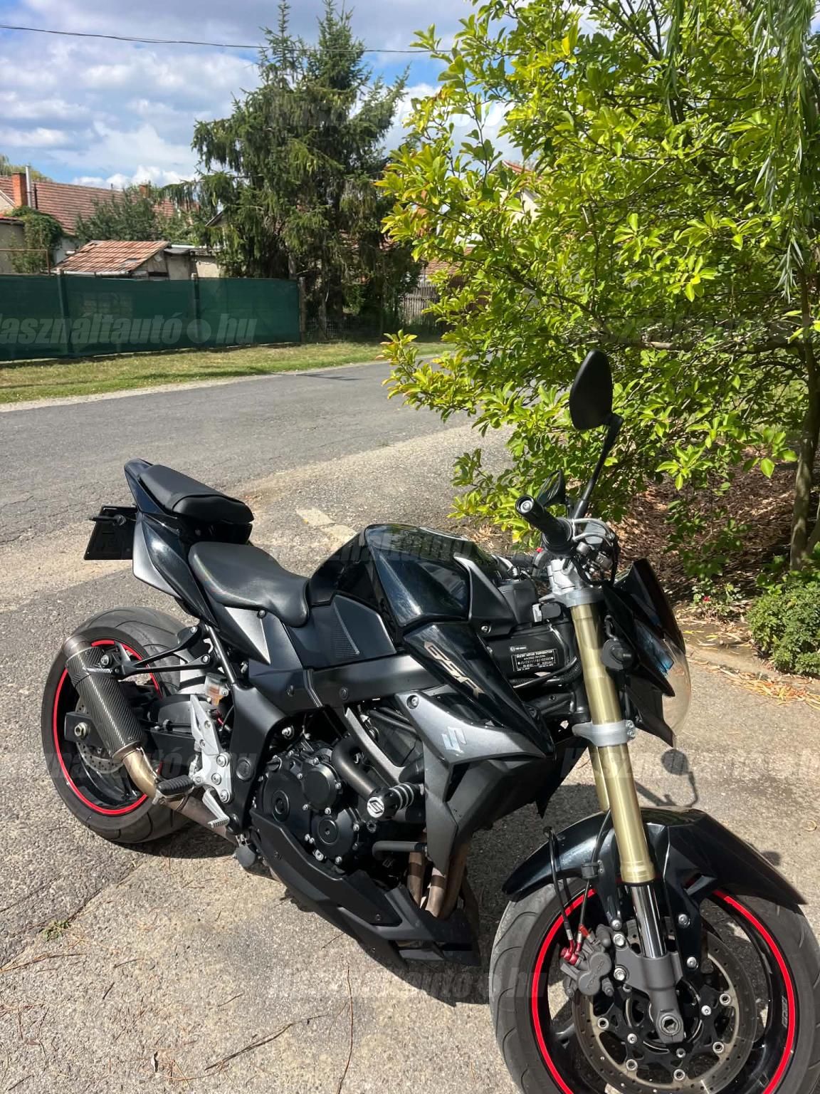 SUZUKI GSR 750 2011/1 - 1