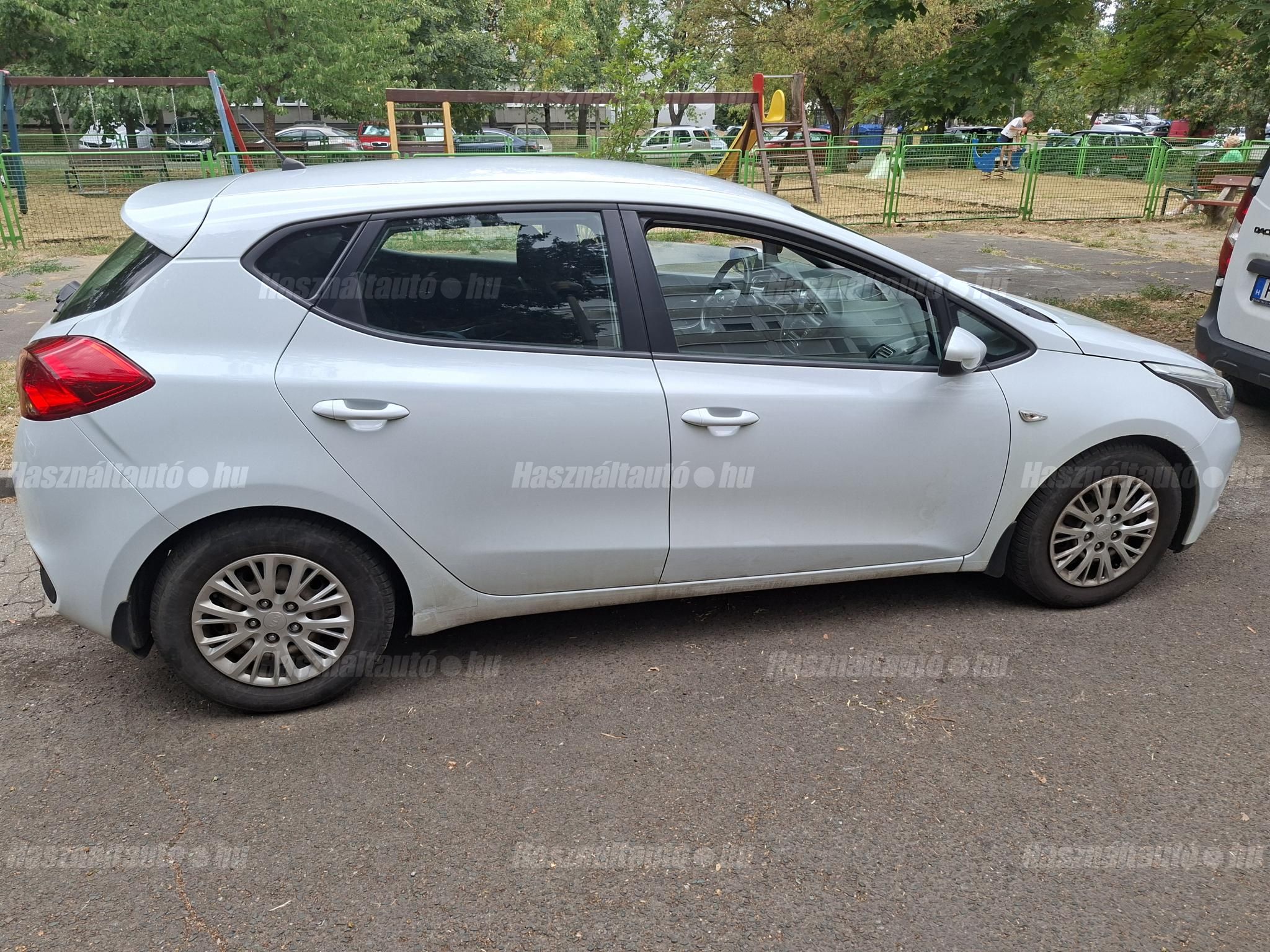 KIA CEE'D 2013/6 - 1